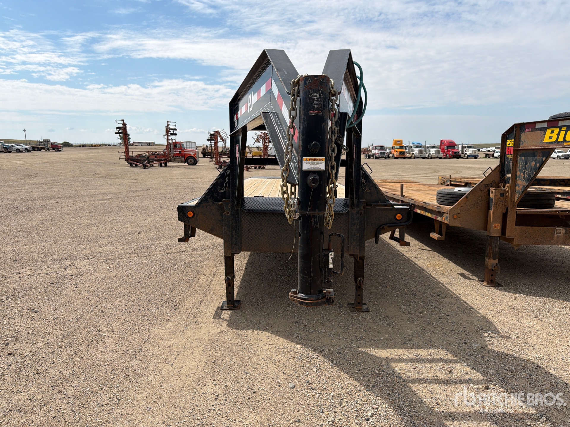 2019 Pj Trailers 32 ft T/A Gooseneck