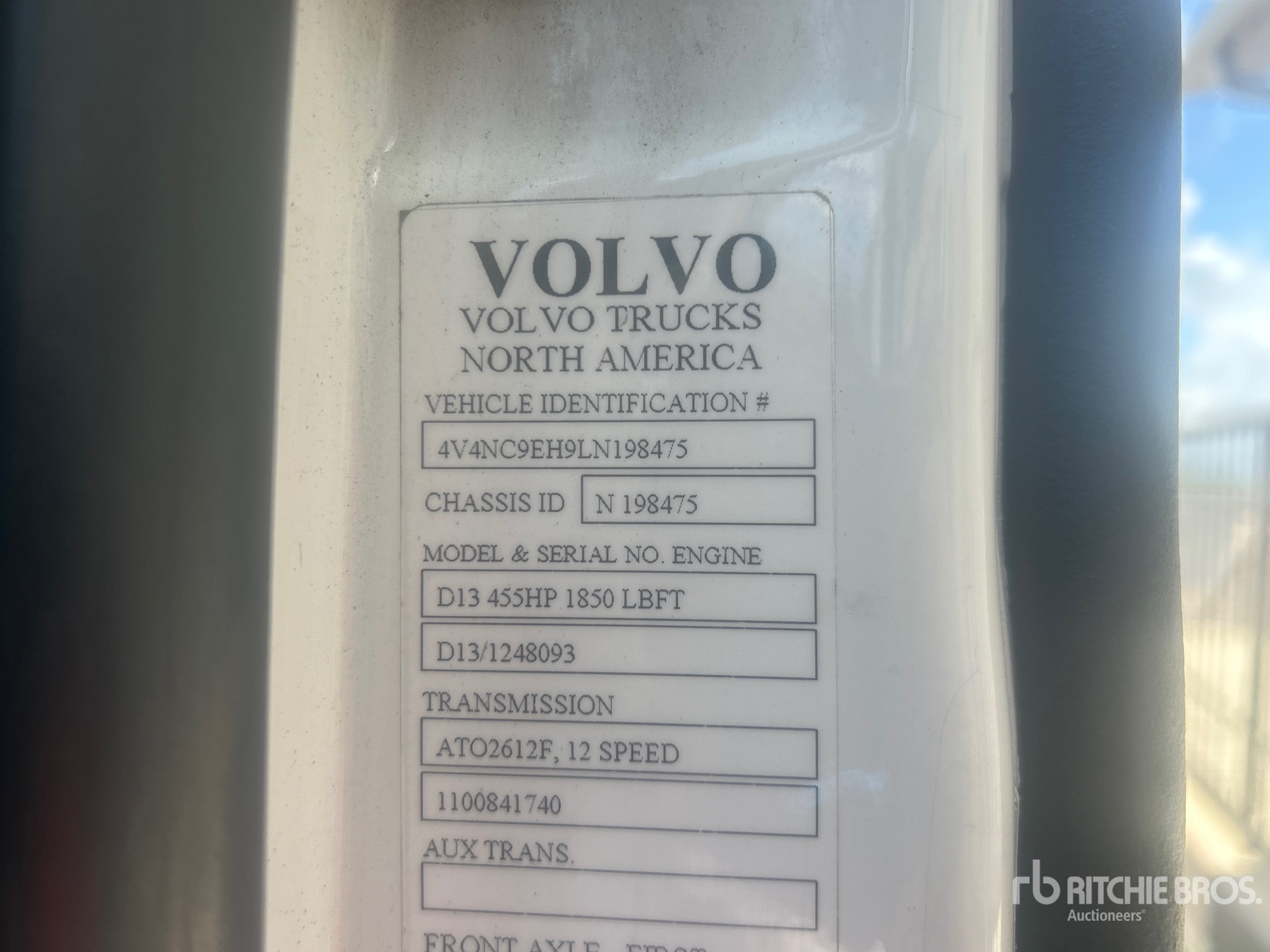 2020 Volvo VNL760
