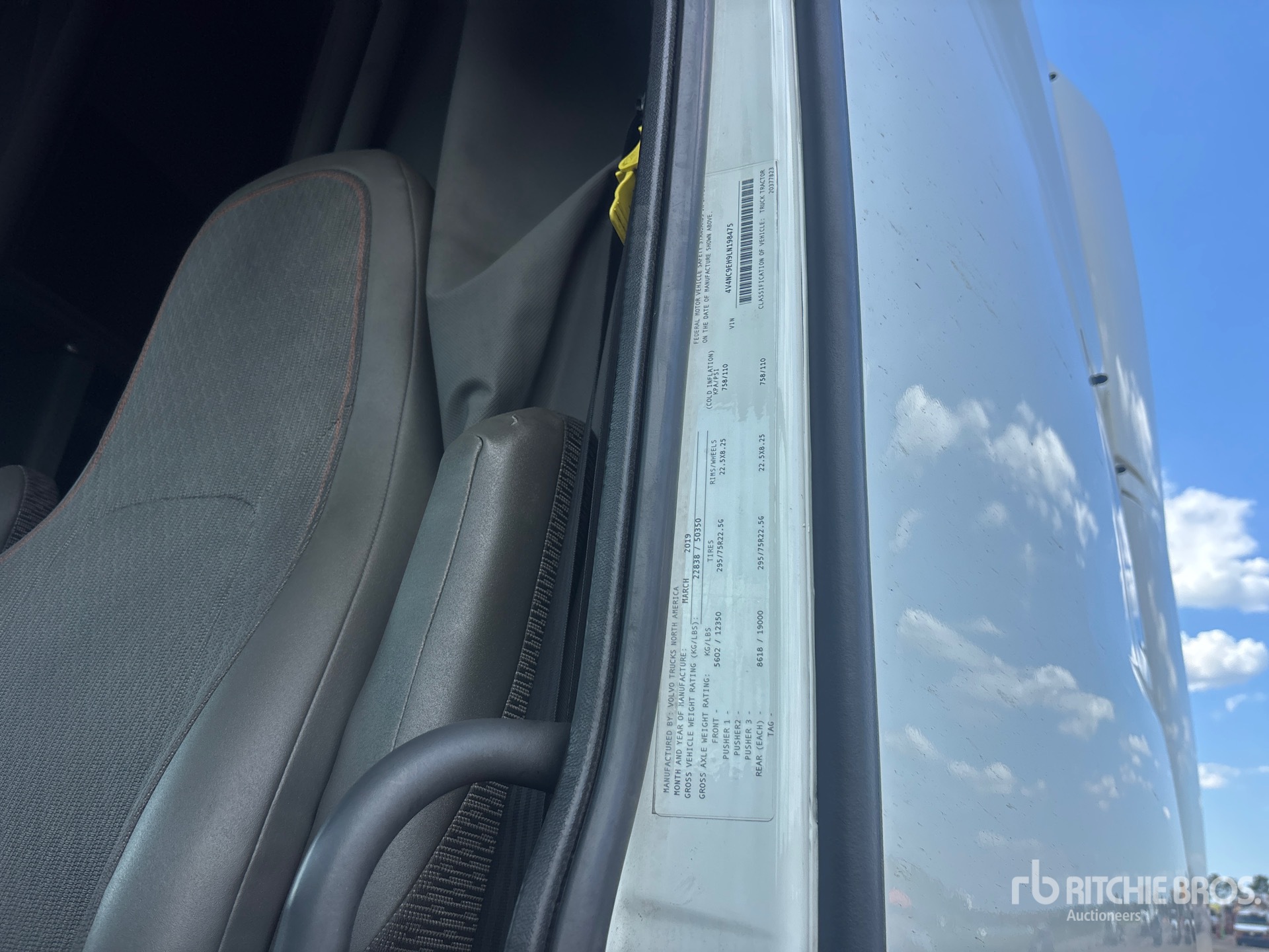 2020 Volvo VNL760