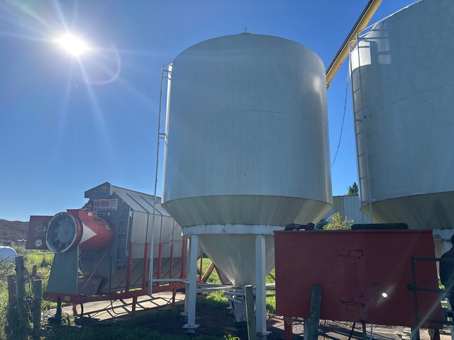Friesen +/- 40 t 2 Ring Hopper Grain Bin