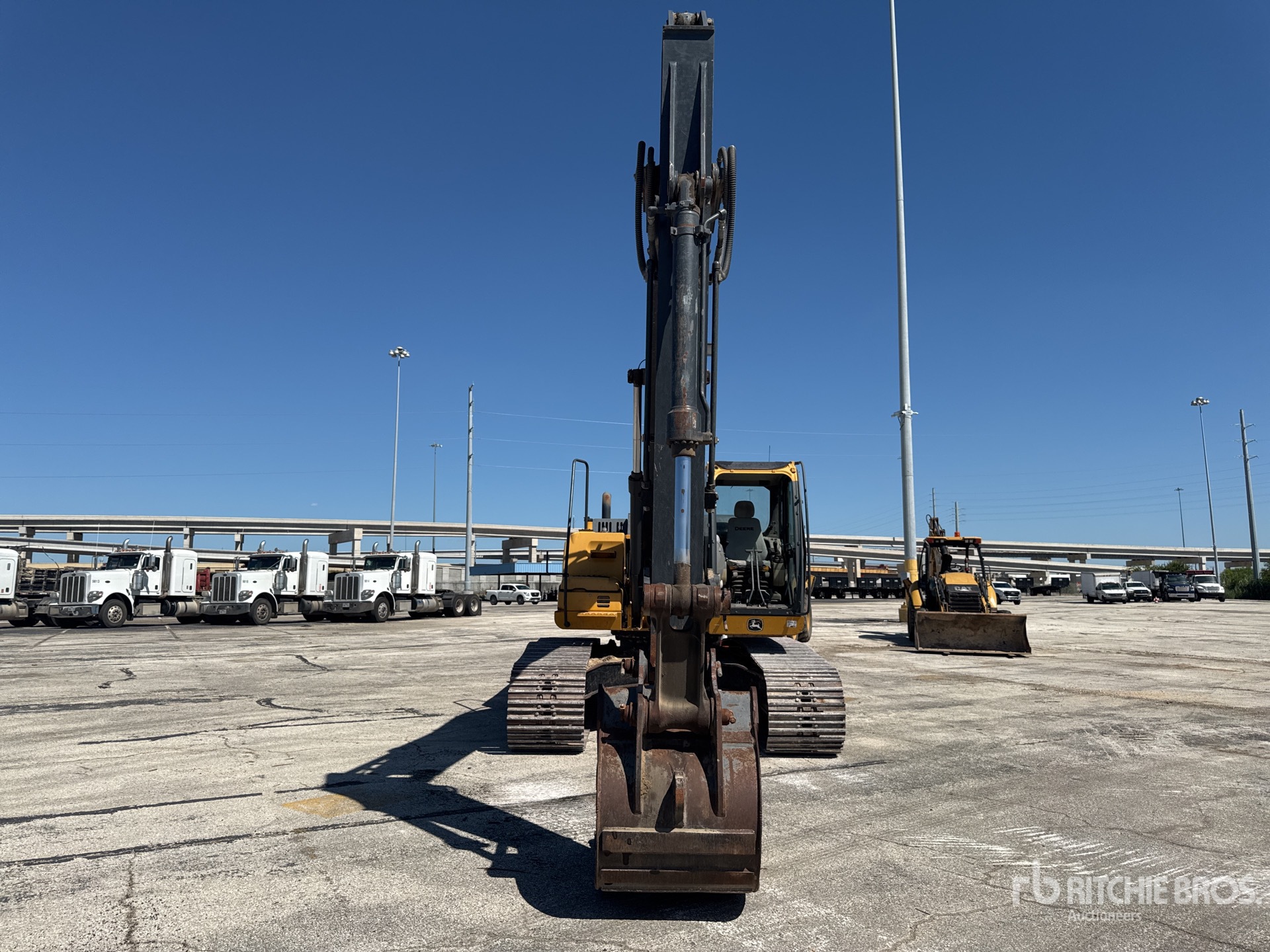 2015 John Deere 210G XL