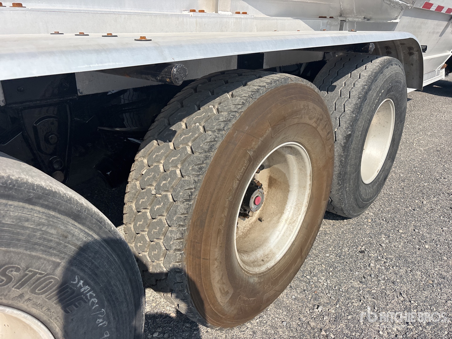 2008 Vantage 36 ft 5/Axle Dog Spread Axle Tu ...