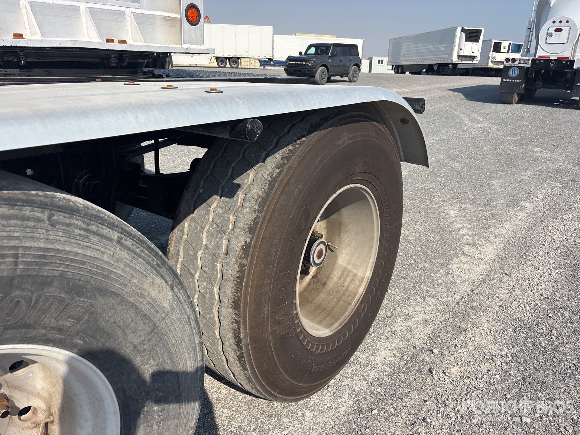 2008 Vantage 36 ft 5/Axle Dog Spread Axle Tu ...