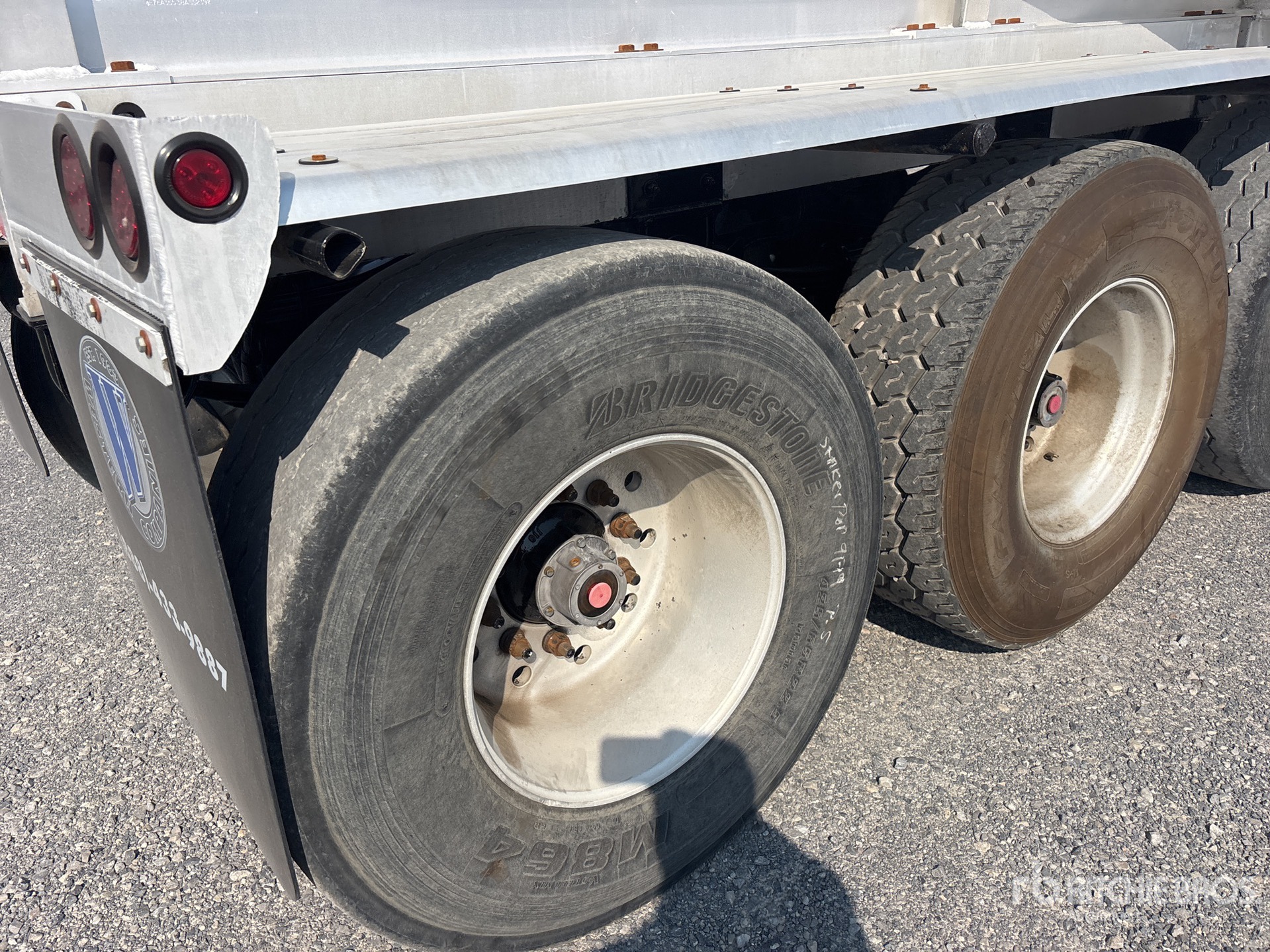 2008 Vantage 36 ft 5/Axle Dog Spread Axle Tu ...