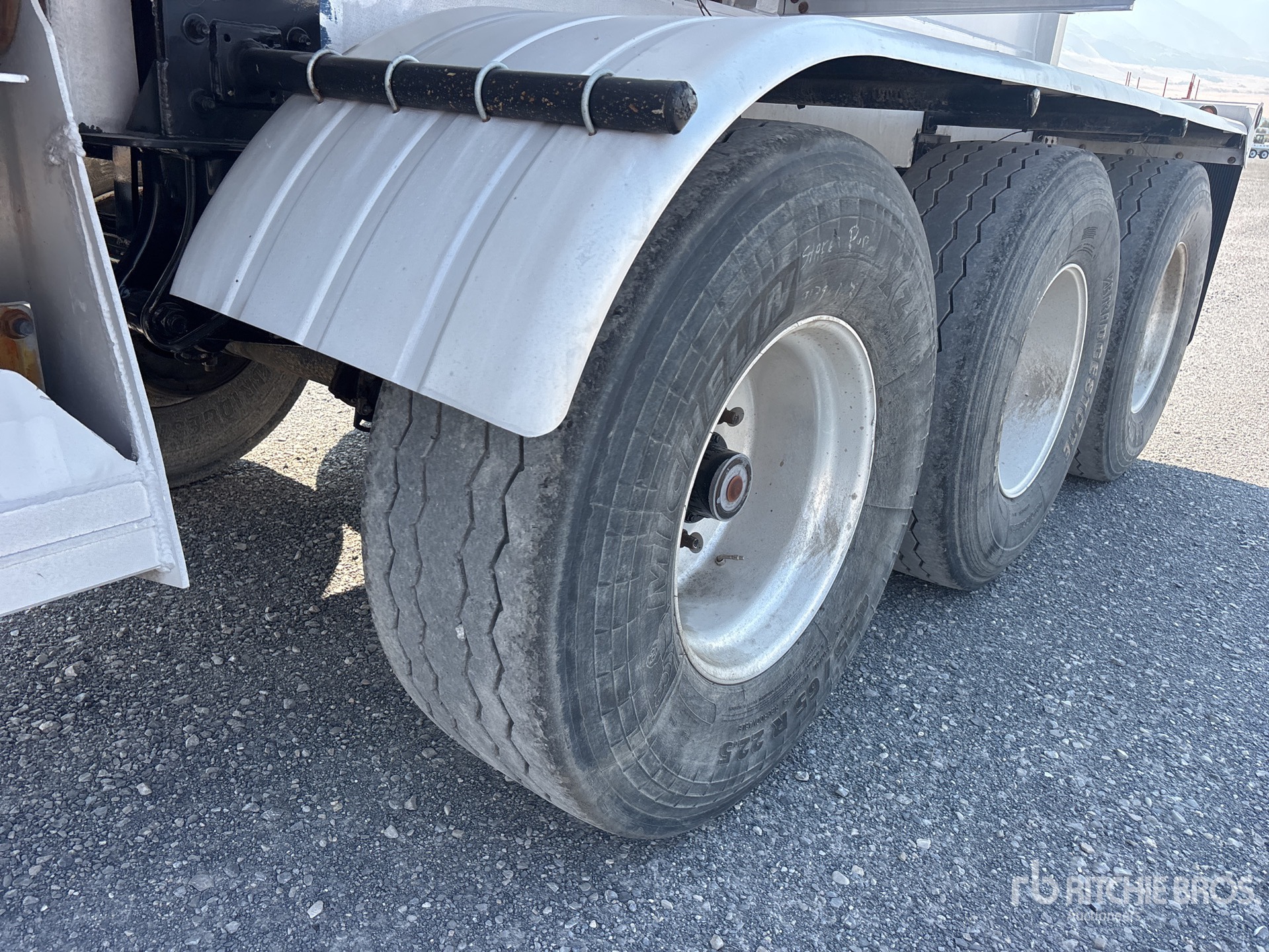 2008 Vantage 36 ft 5/Axle Dog Spread Axle Tu ...