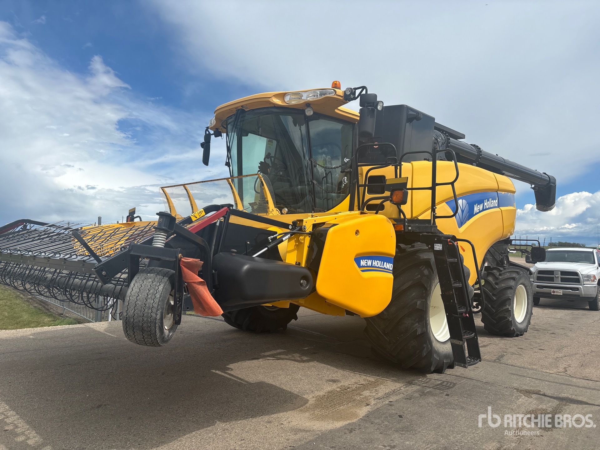 2011 New Holland CX8080