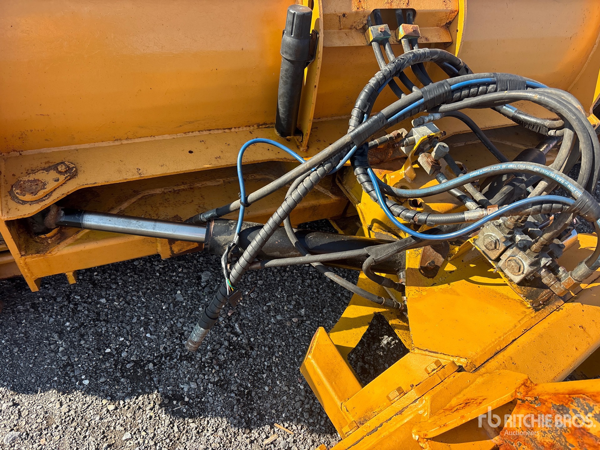 Hla Snow SB5200