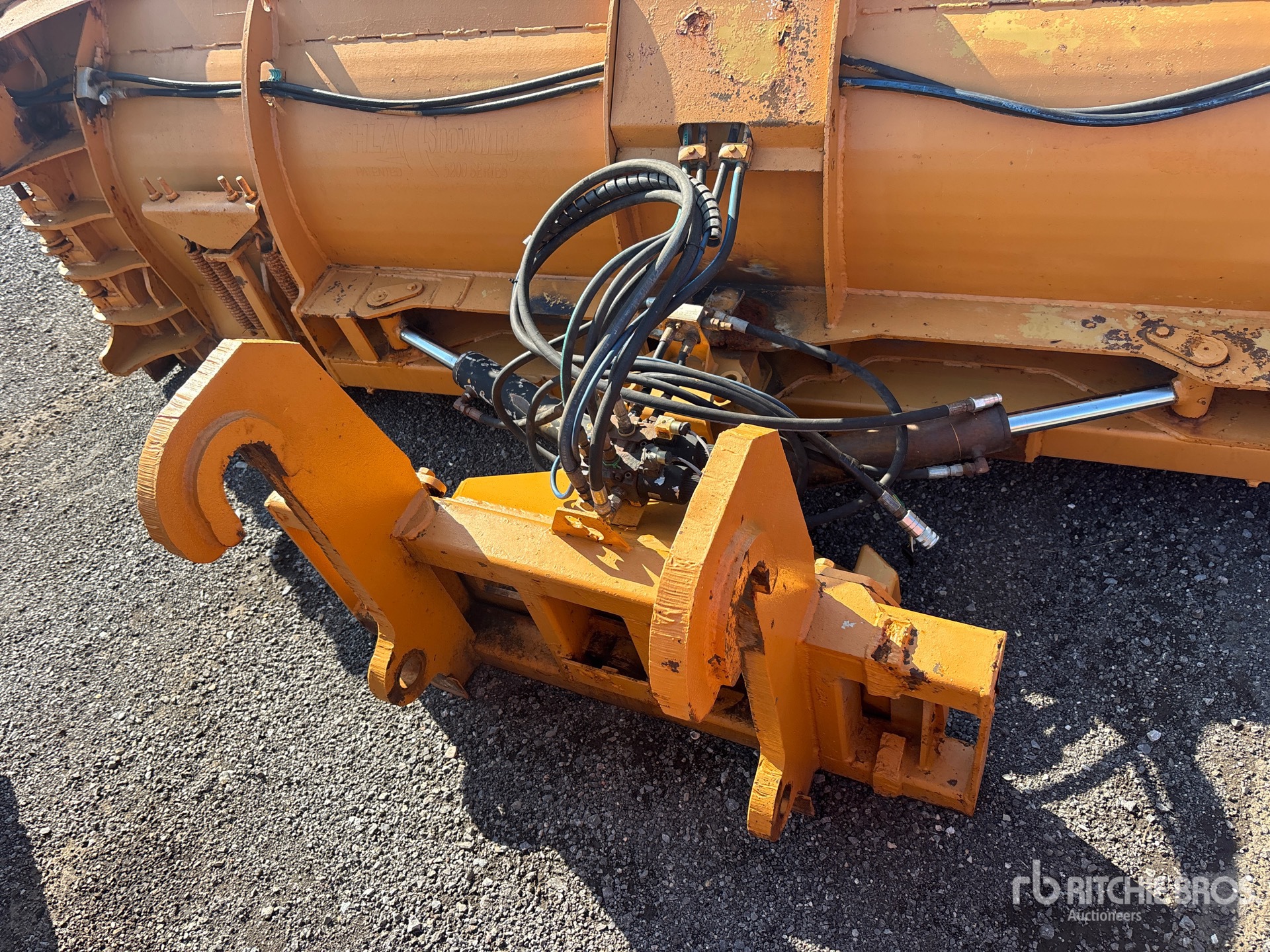 Hla Snow SB5200