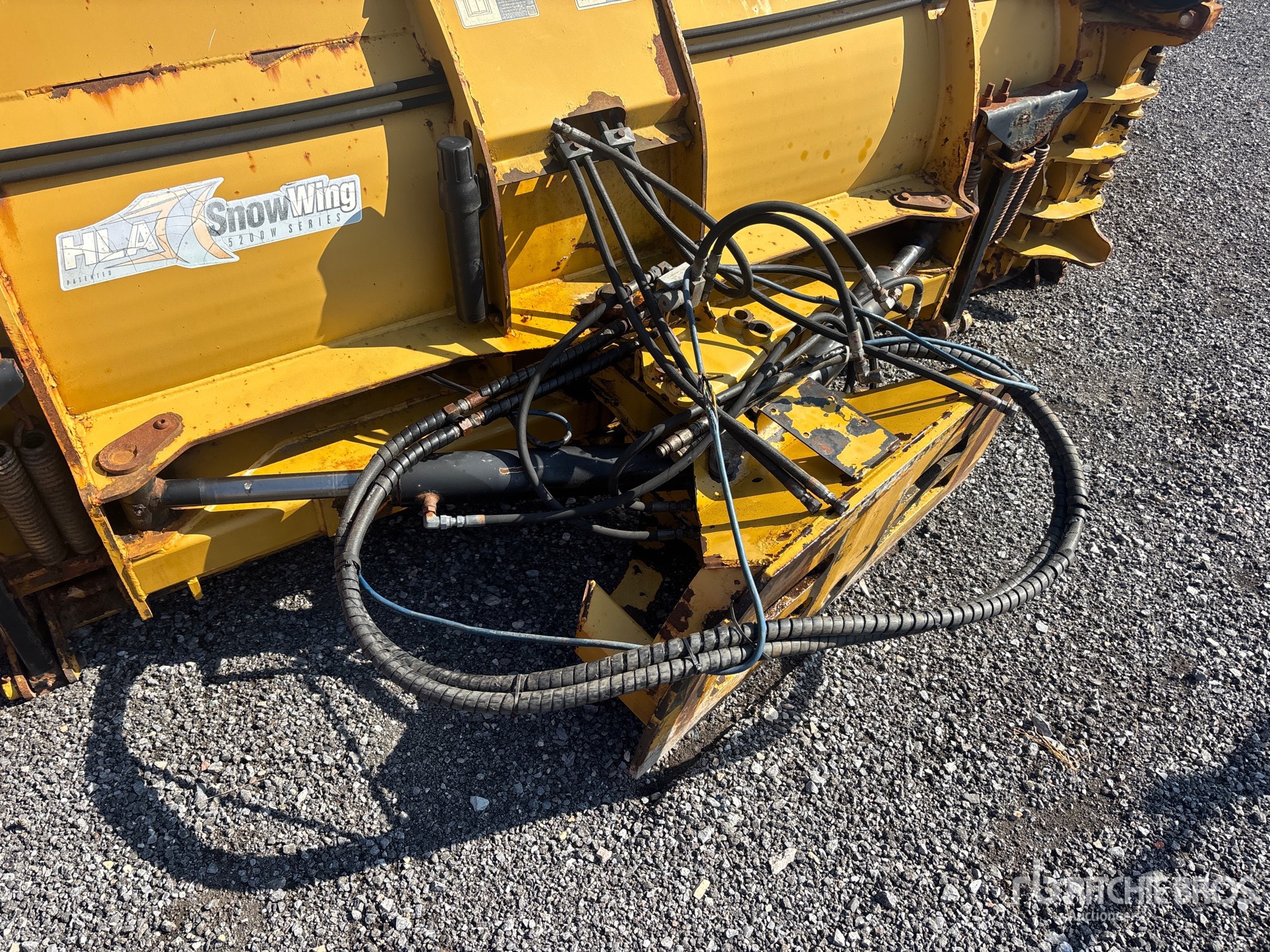 Hla Snow SB5200