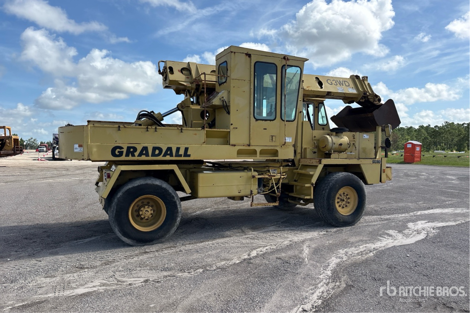 Photo of a 1994 Gradall G3WD