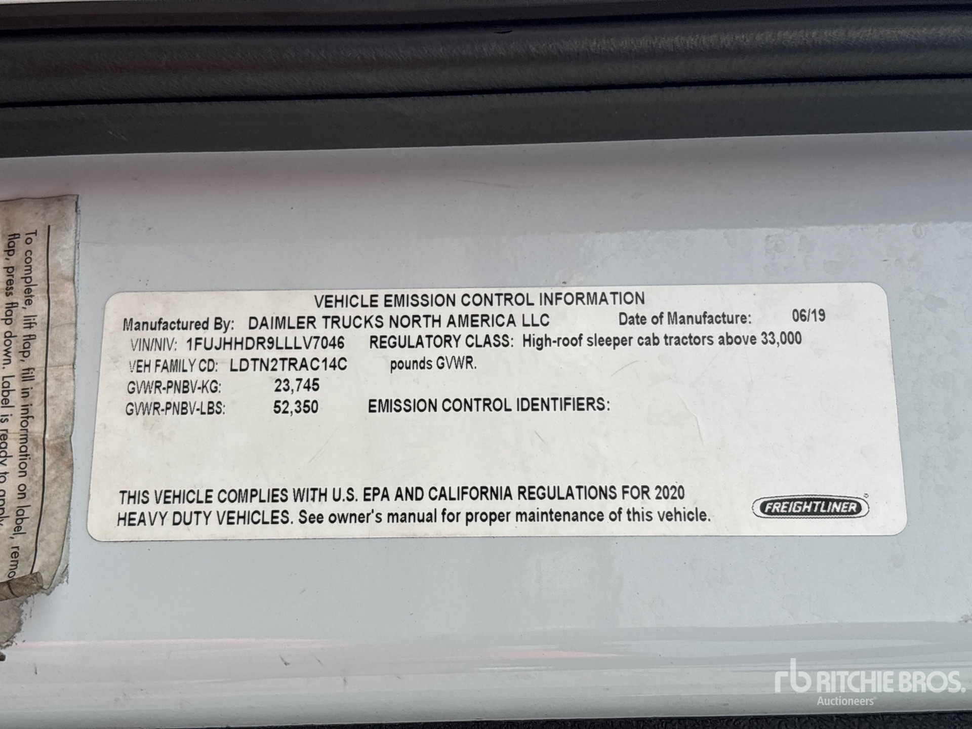 2020 Freightliner CASCADIA 126
