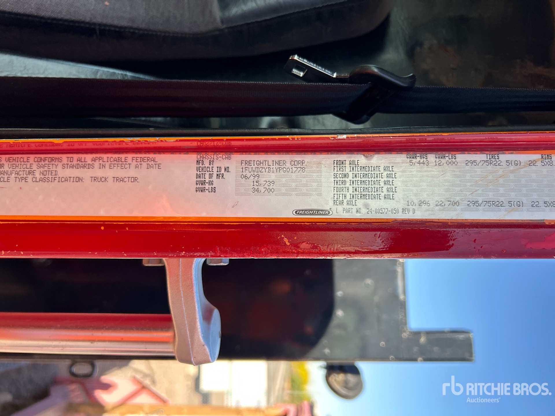 2000 Freightliner FLD 120