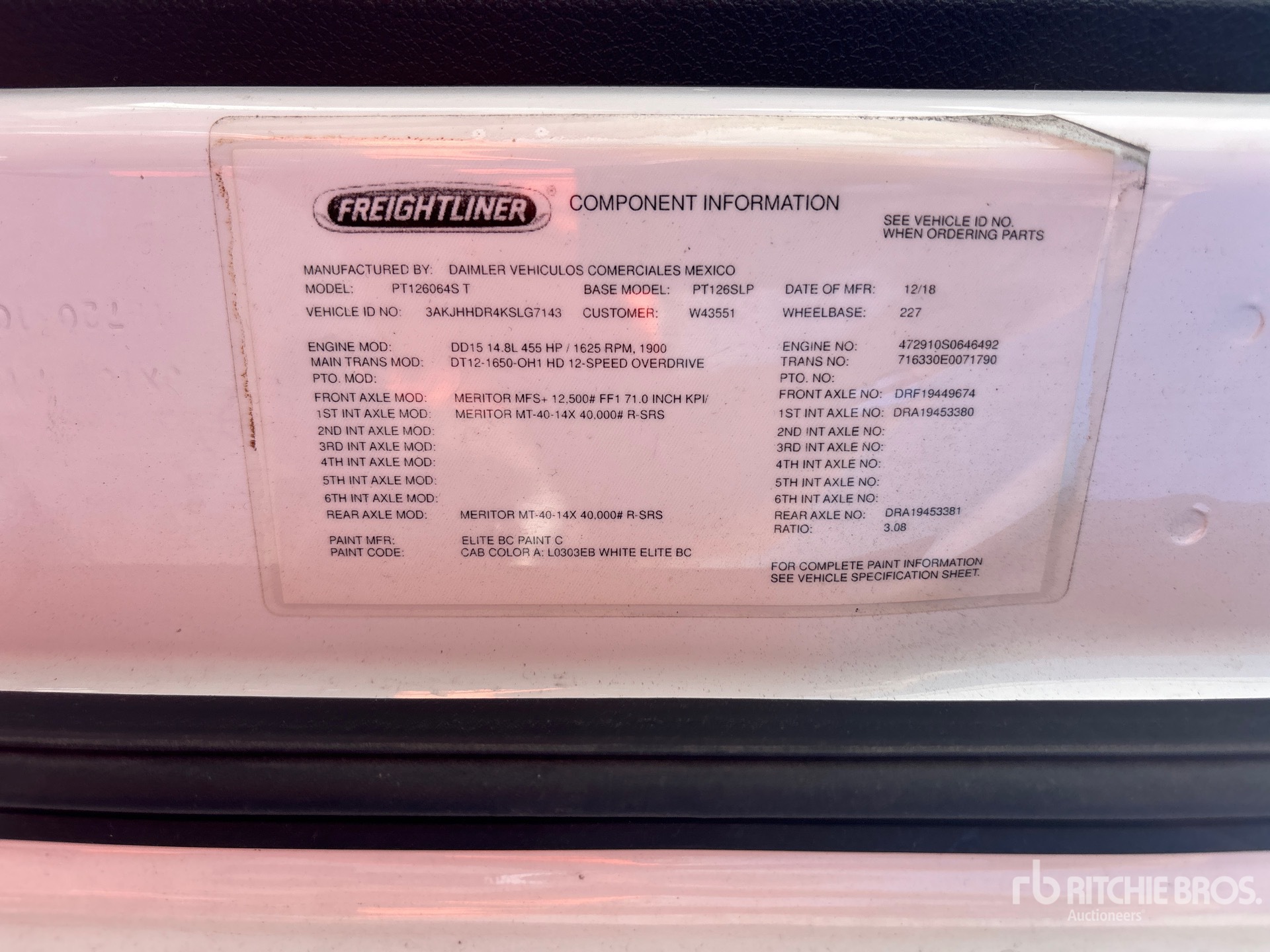 2019 Freightliner CASCADIA 126