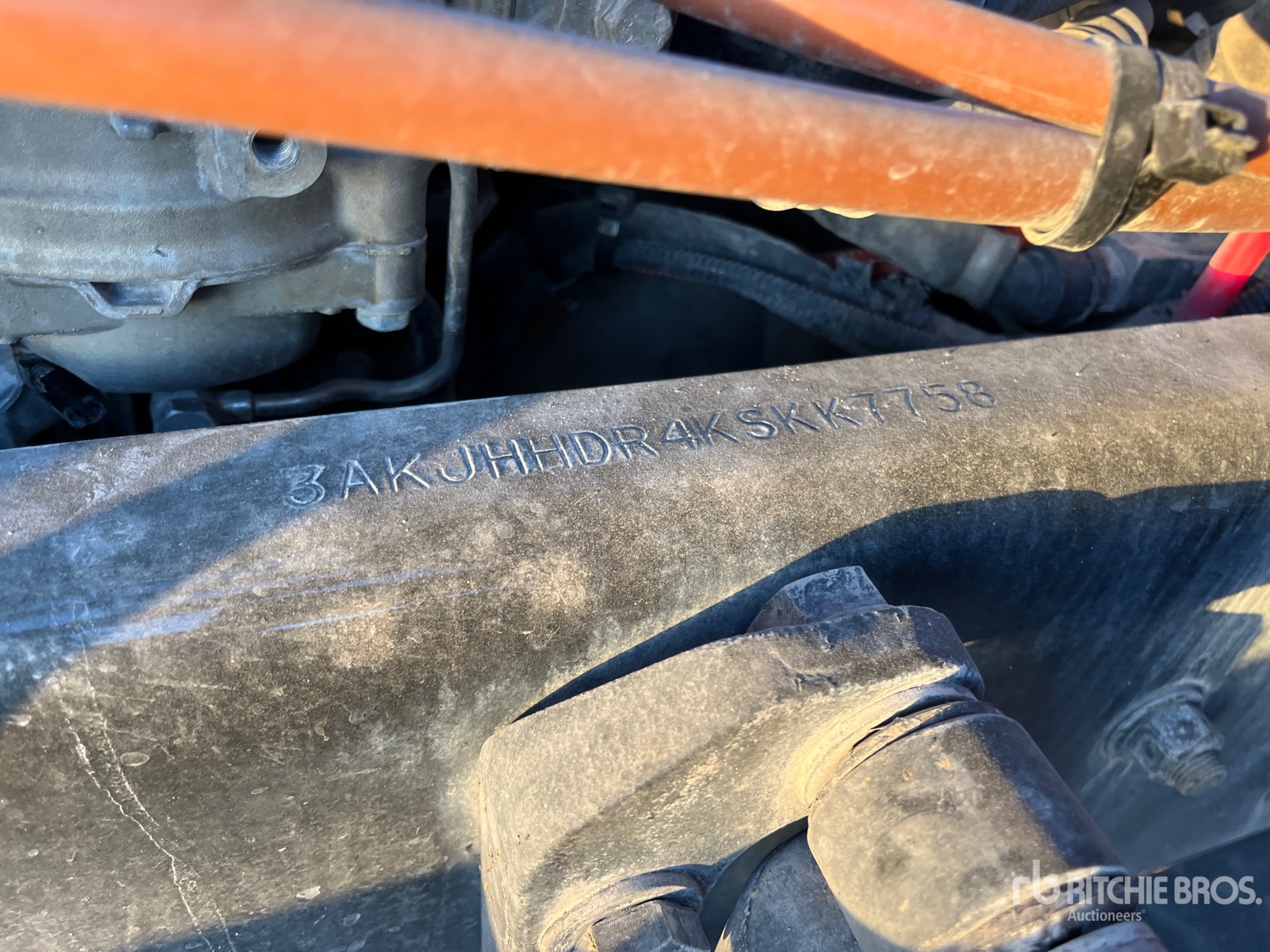 2019 Freightliner CASCADIA 126