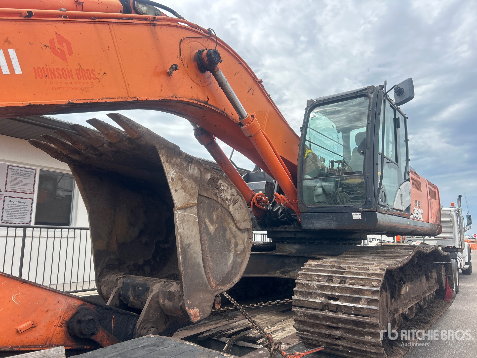 2017 Hitachi ZX350LC-6N