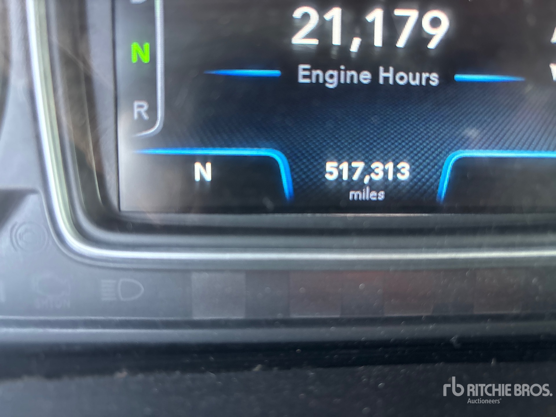 2018 International LT625