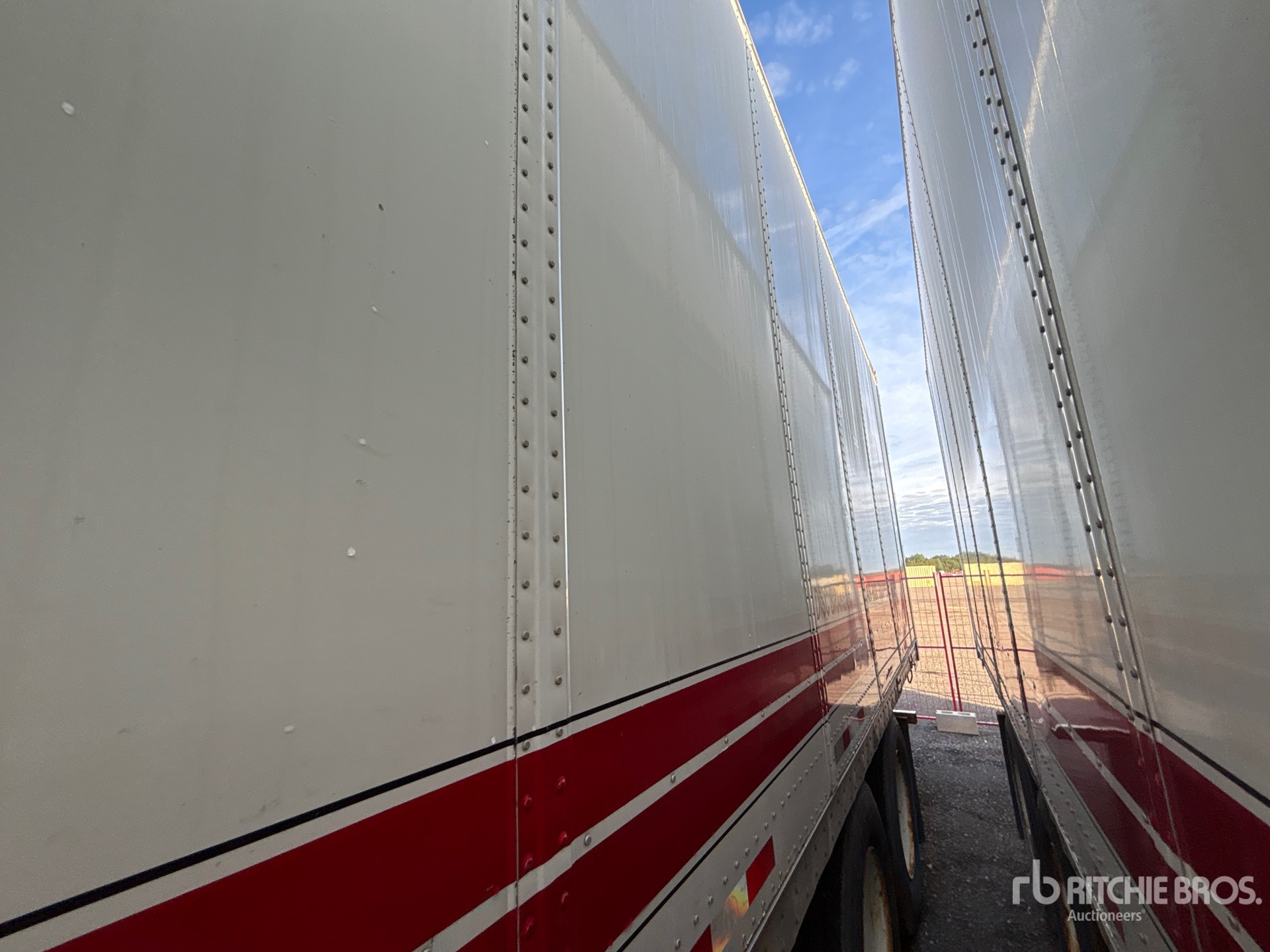 2013 Great Dane 53 FT X 102 IN T/A
