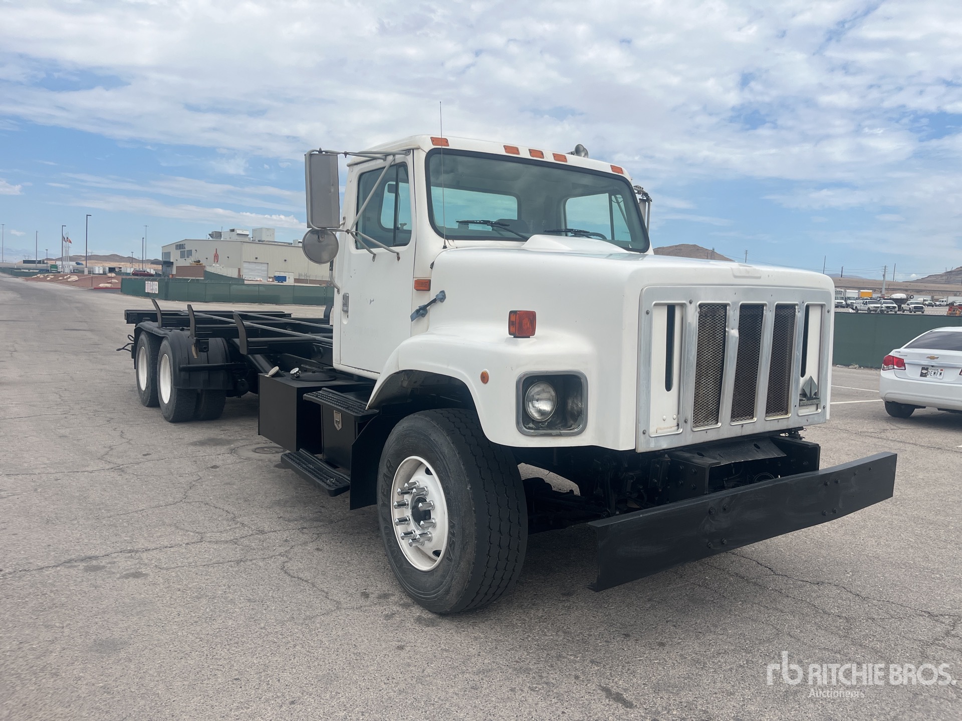 2000 International 2674