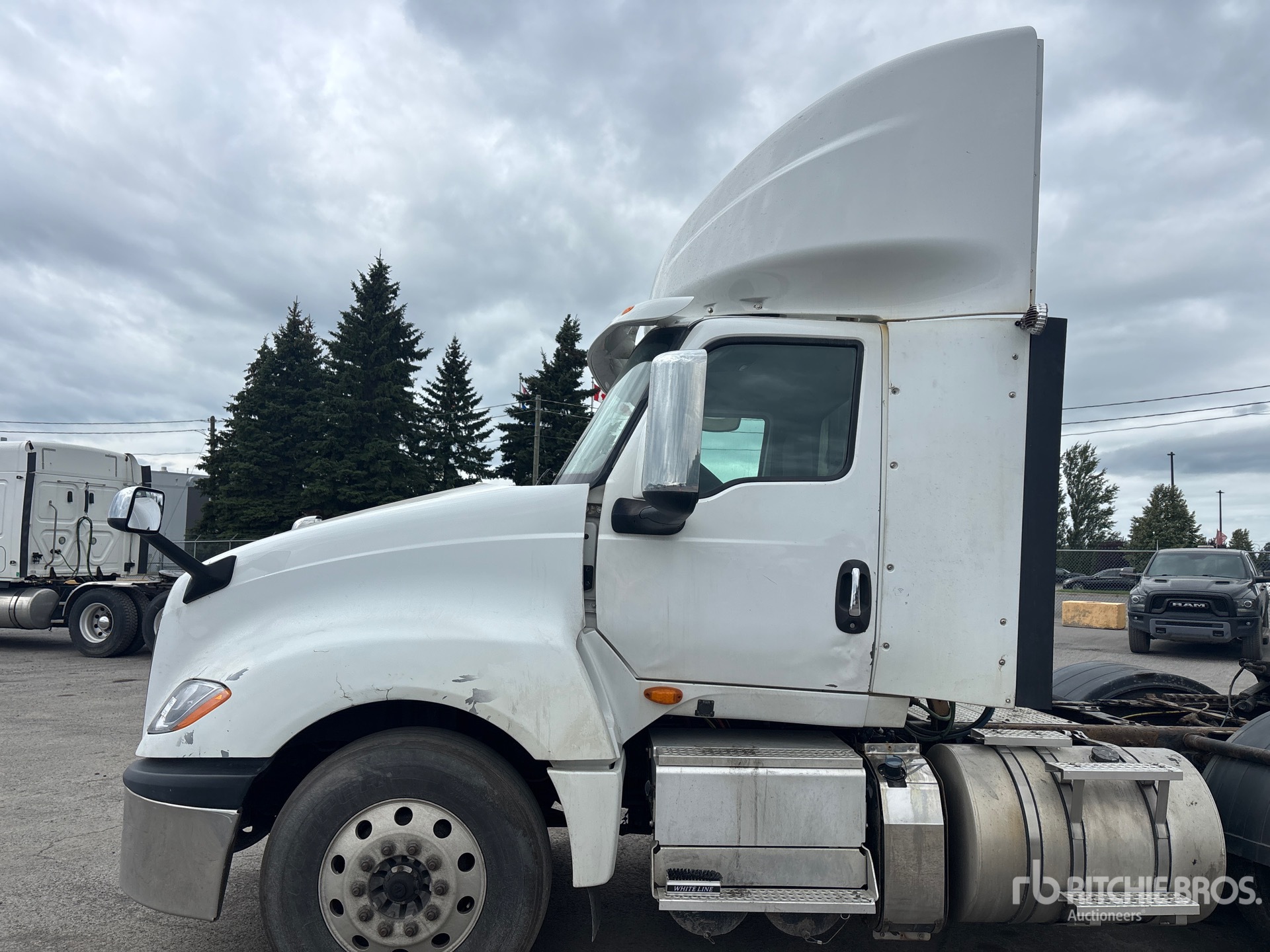 2018 International LT625