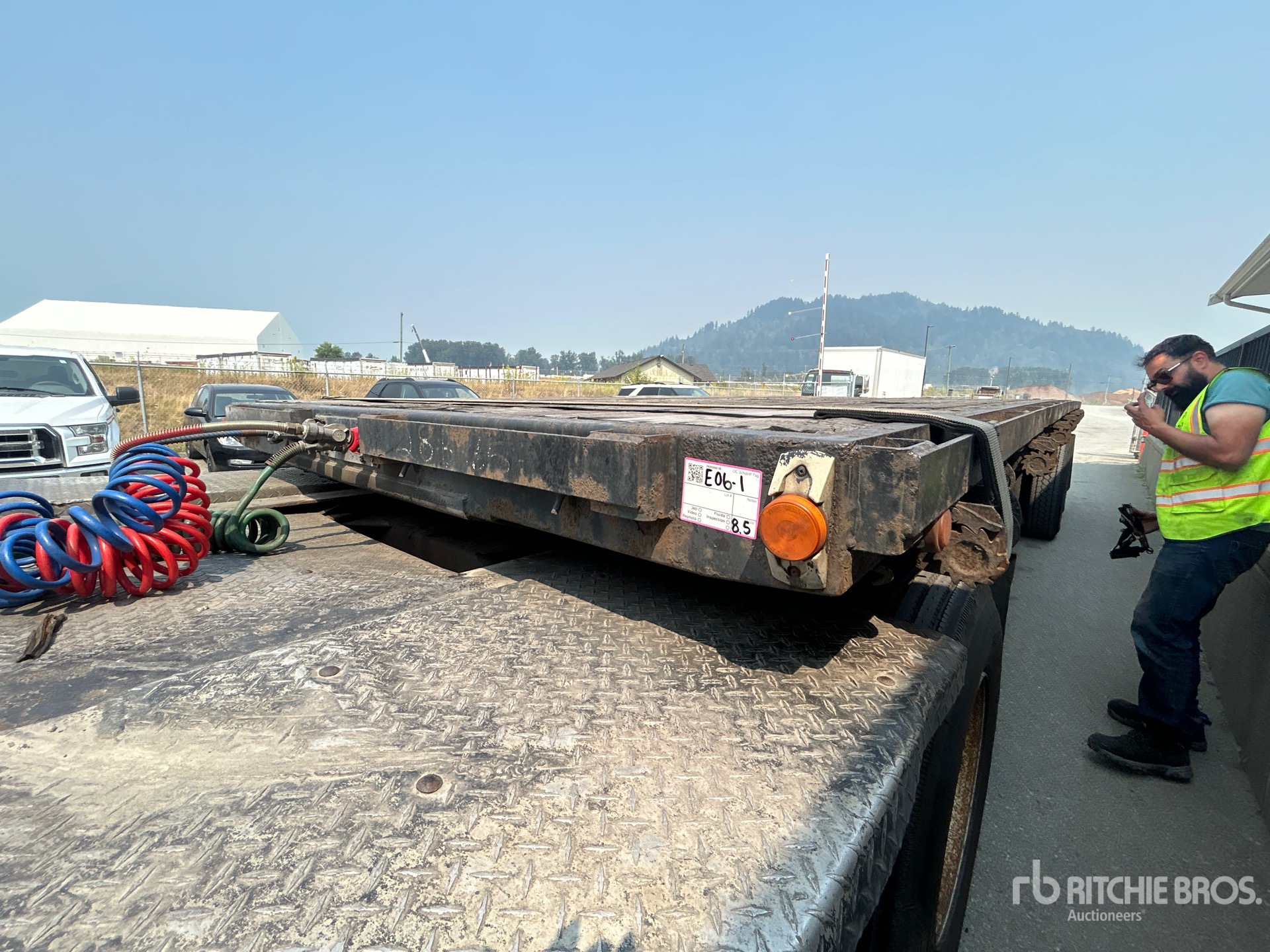 2006 Load King 28 ft Super B-Train Pup