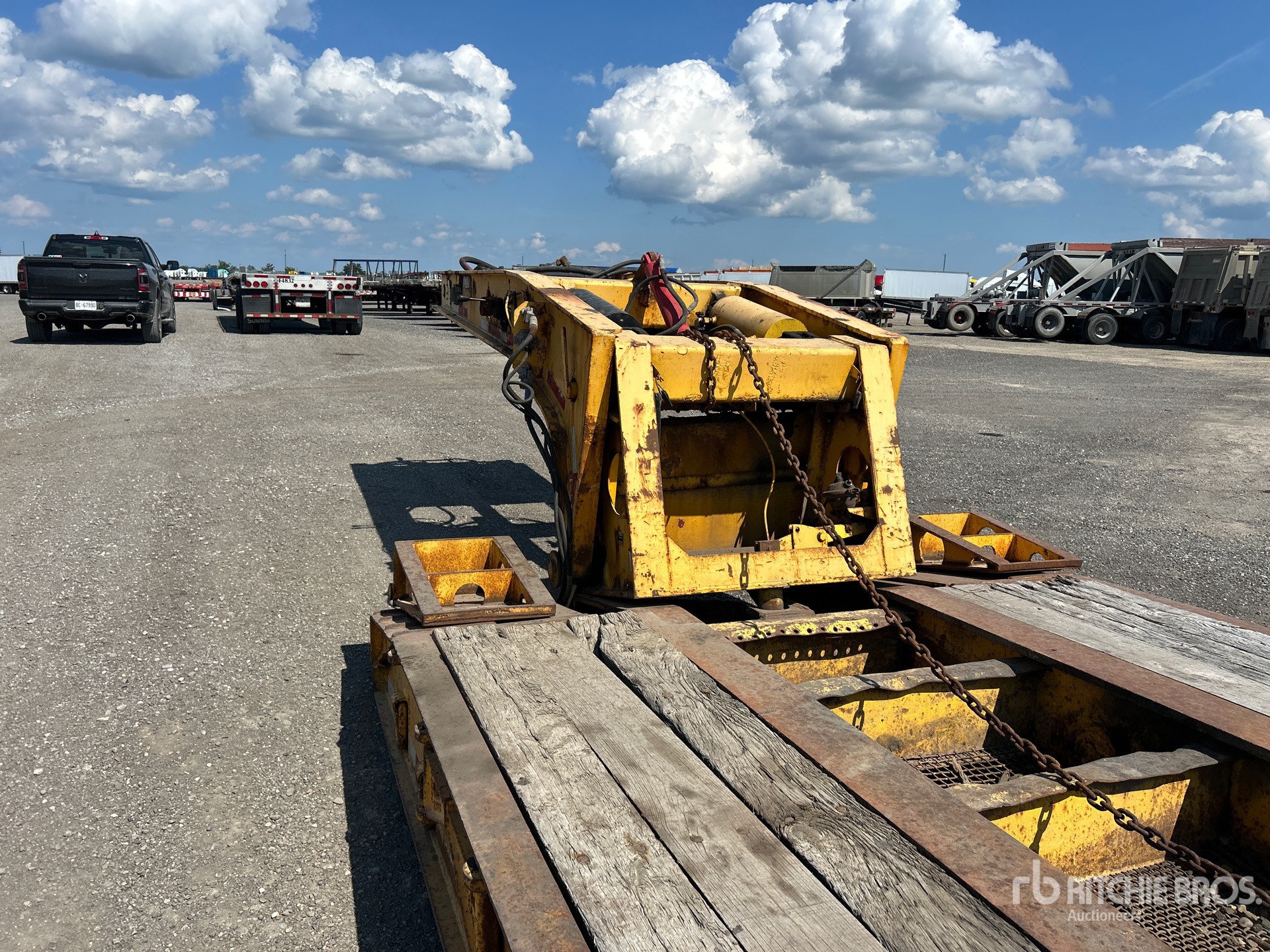 1998 Aspen Tri/A Removable Gooseneck