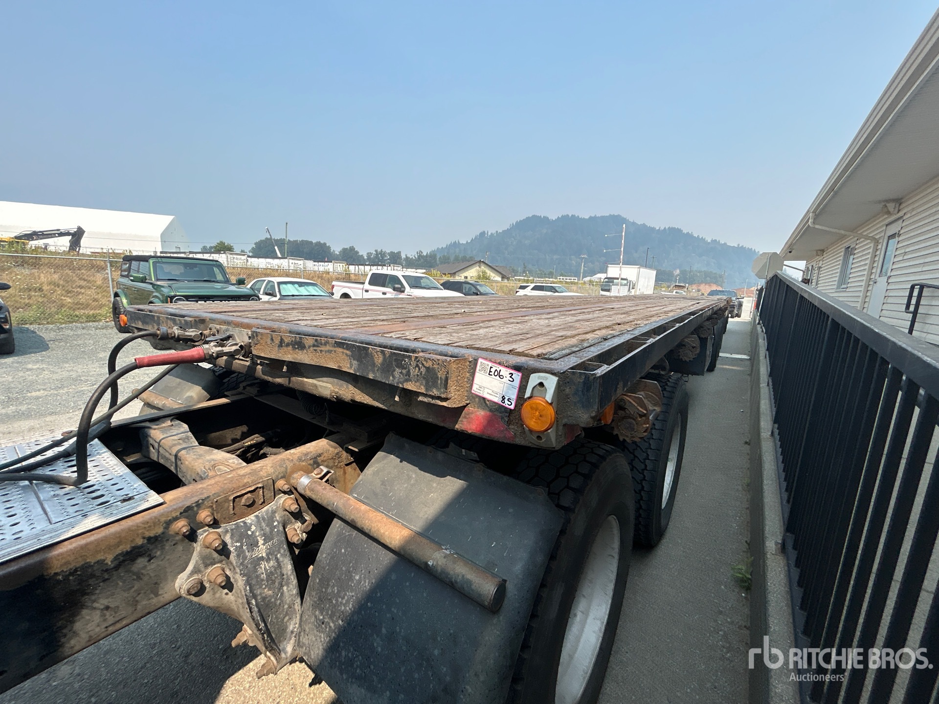 2006 Load King 32 ft Super B-Train Lead
