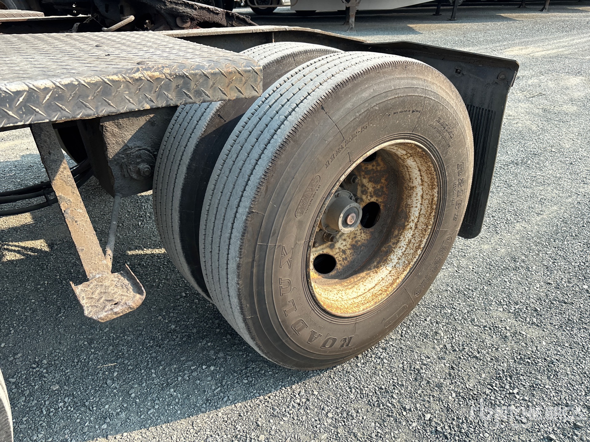 2006 Load King 32 ft Super B-Train Lead