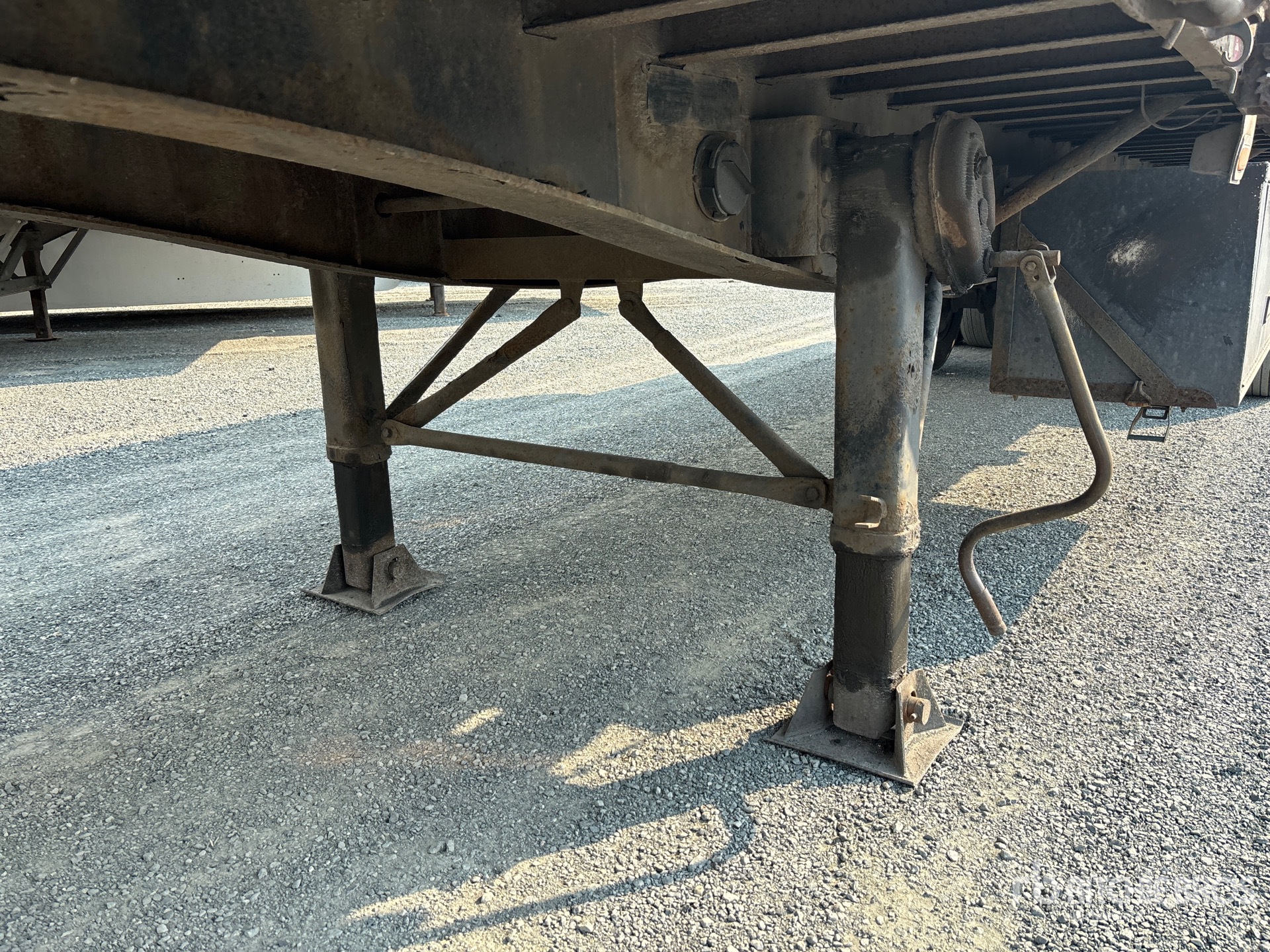 2006 Load King 32 ft Super B-Train Lead