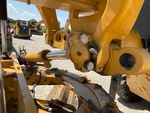 Hydraulics with Saddle Positioning Cylinder