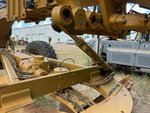Hydraulics with Saddle Positioning Cylinder