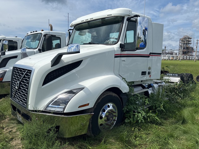 2019 Volvo VNL 6x4 T/A Day Cab Truck Tractor