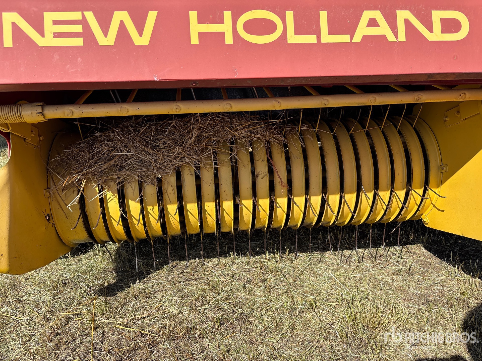 New Holland 275
