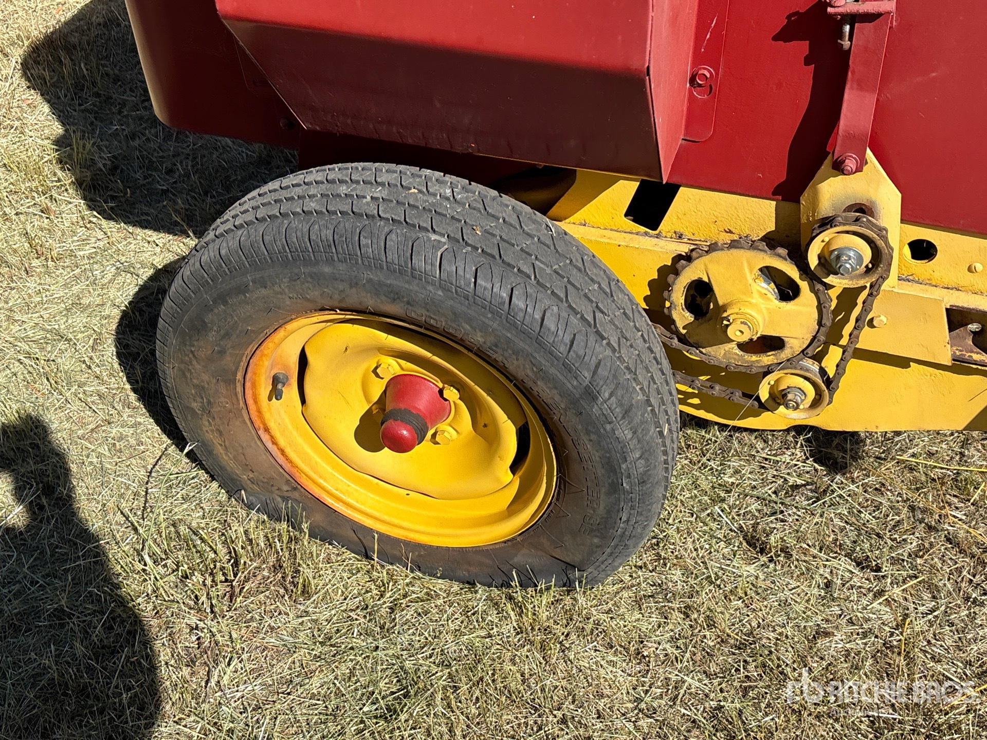 New Holland 275