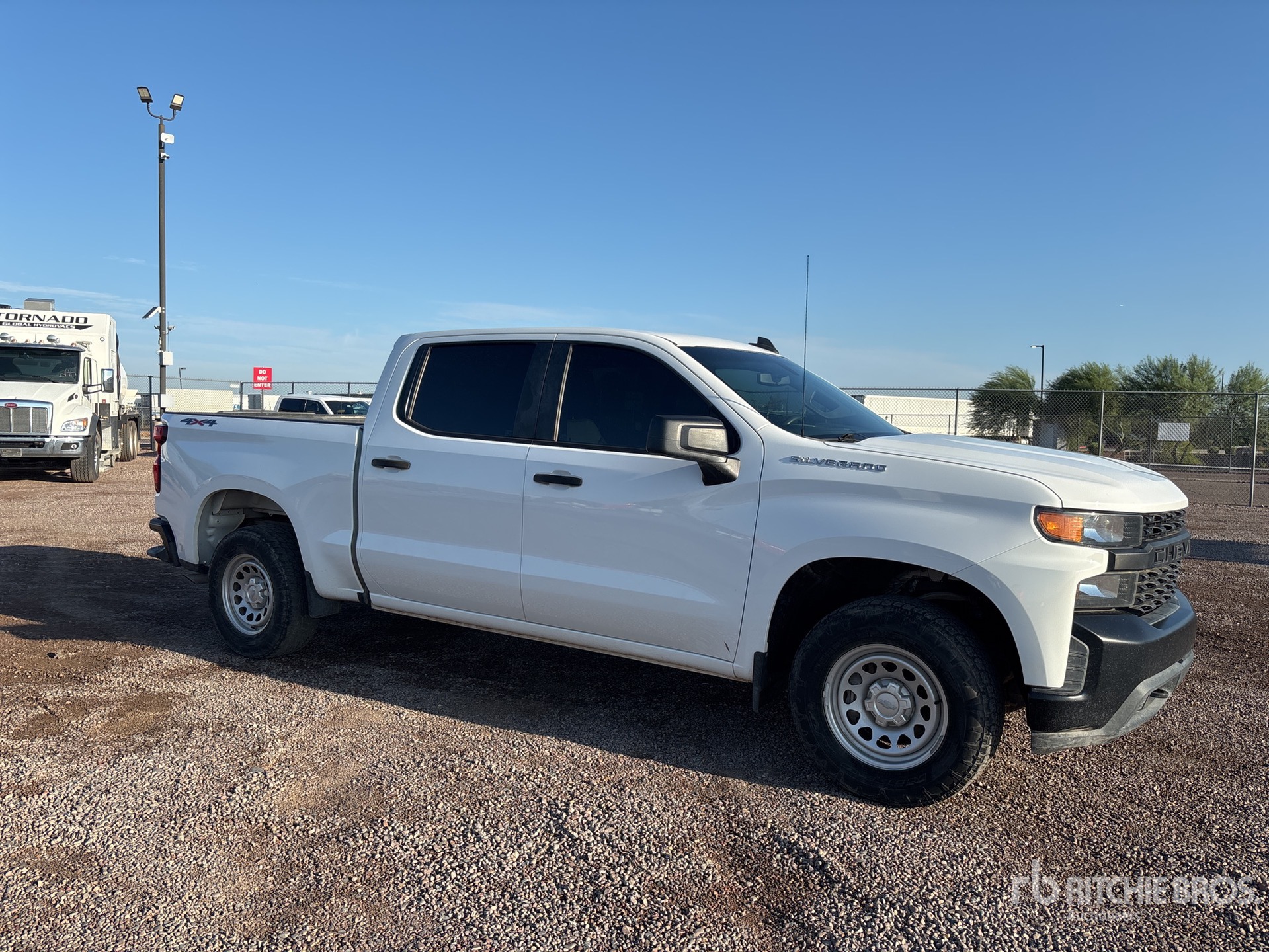 General Appearance with Picture, Right Front Corner