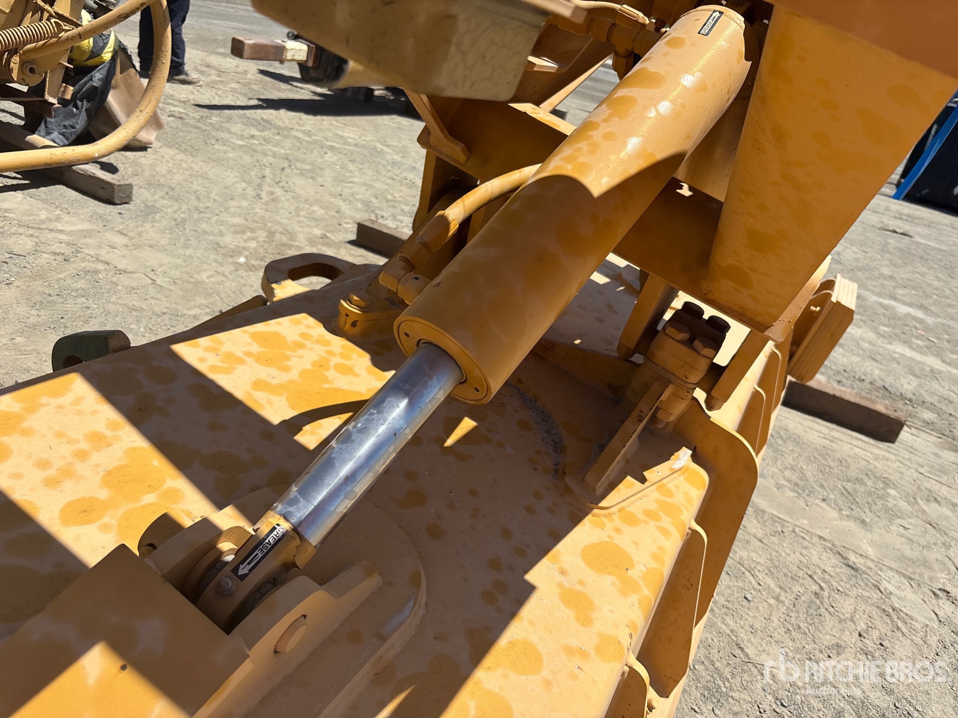 Caterpillar 156 IN ANGLE