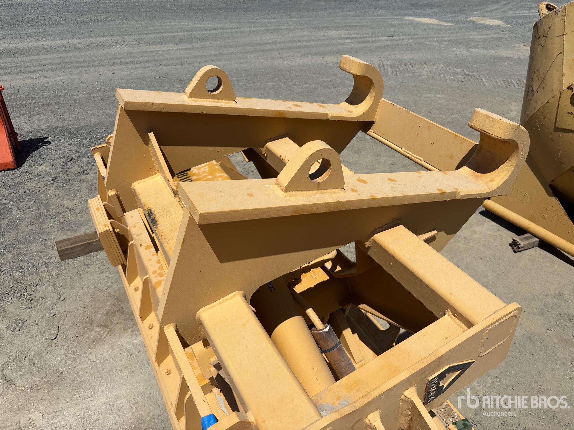 Caterpillar 156 IN ANGLE