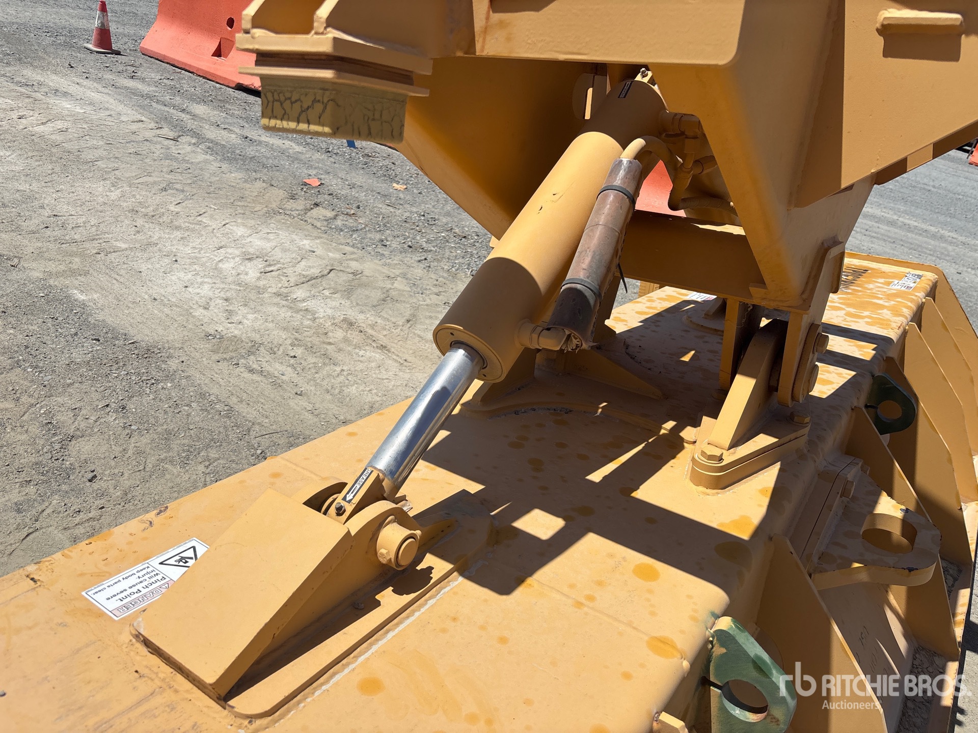 Caterpillar 156 IN ANGLE
