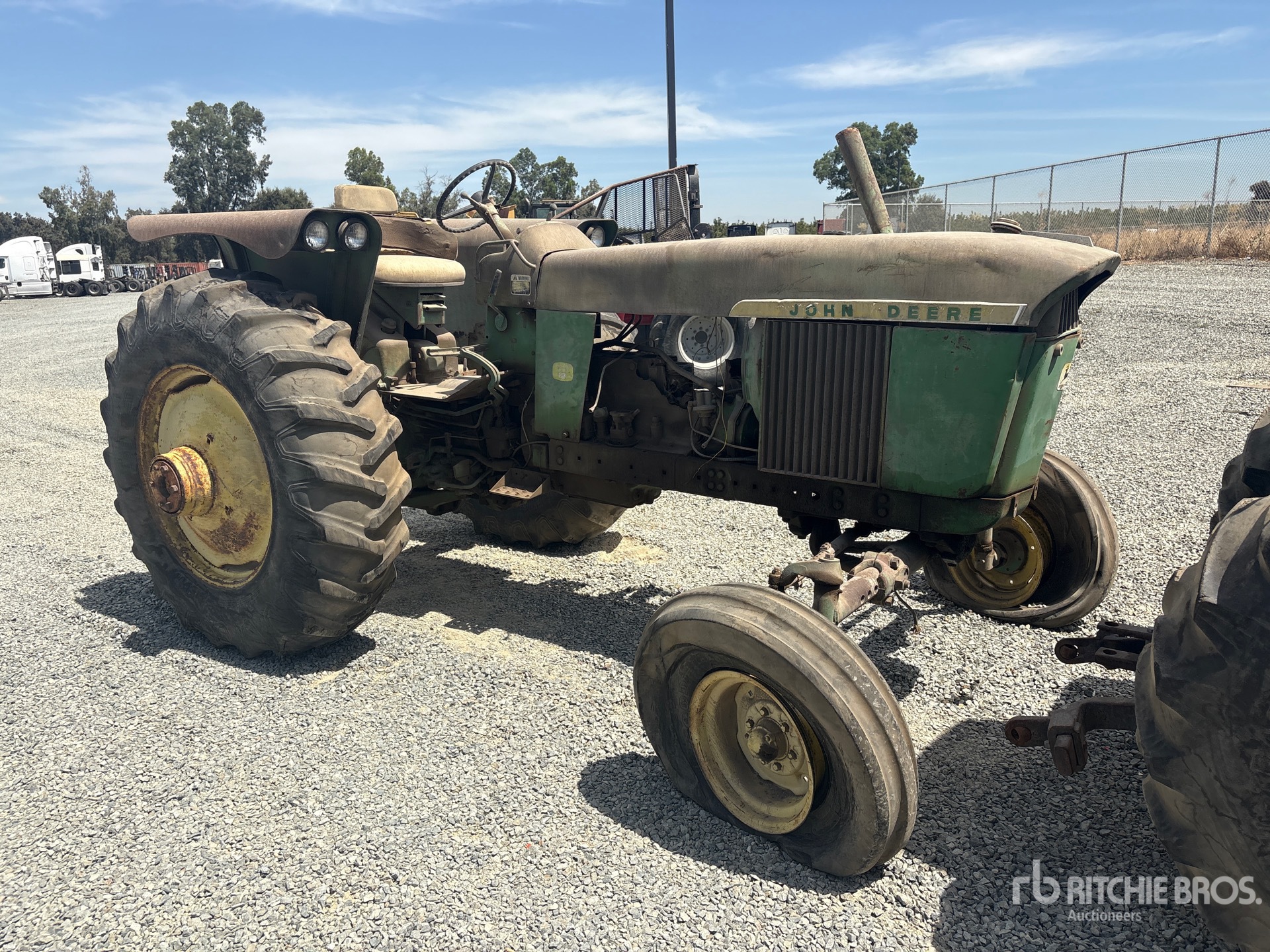 John Deere 4440