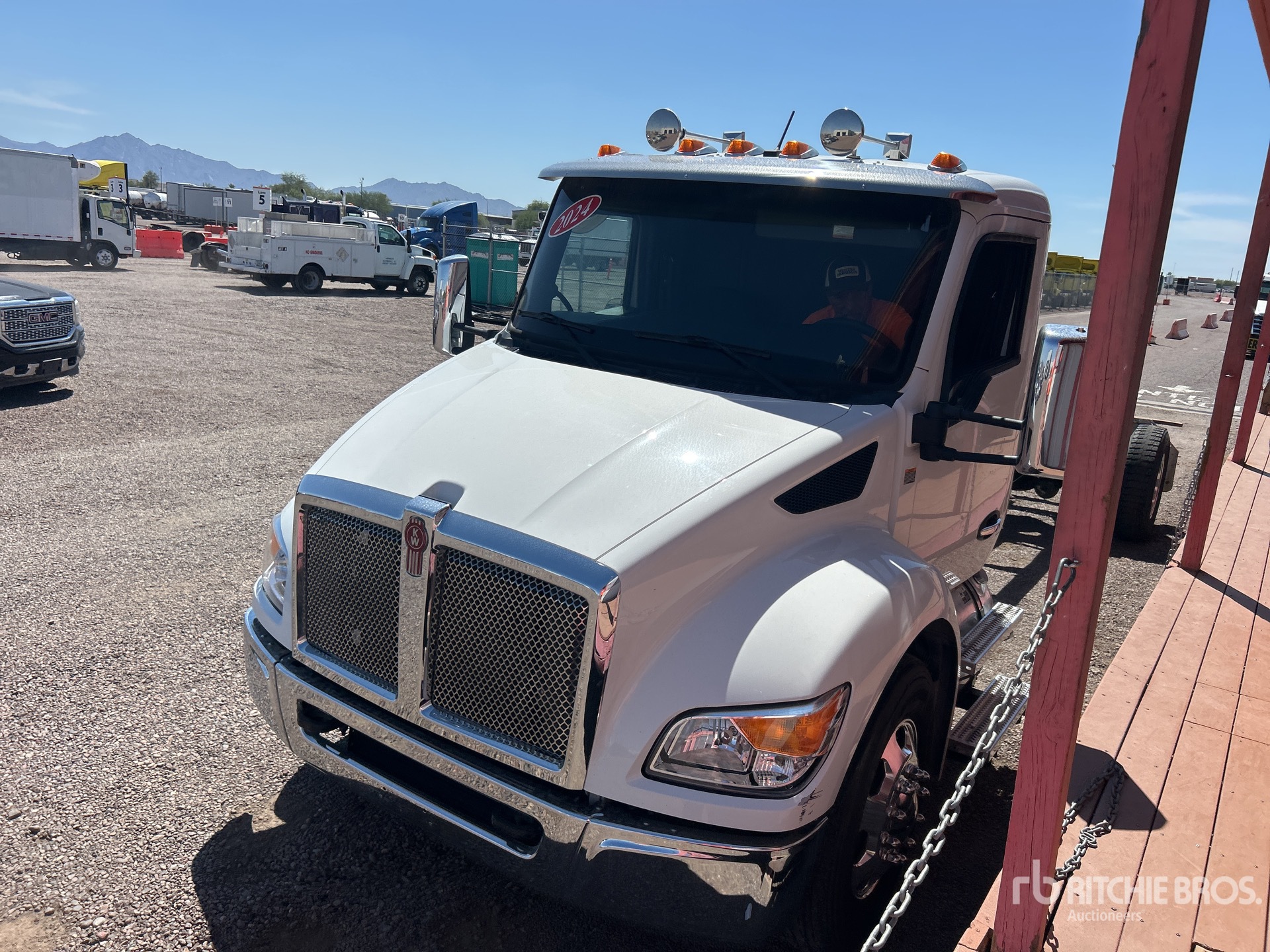 2024 Kenworth T280