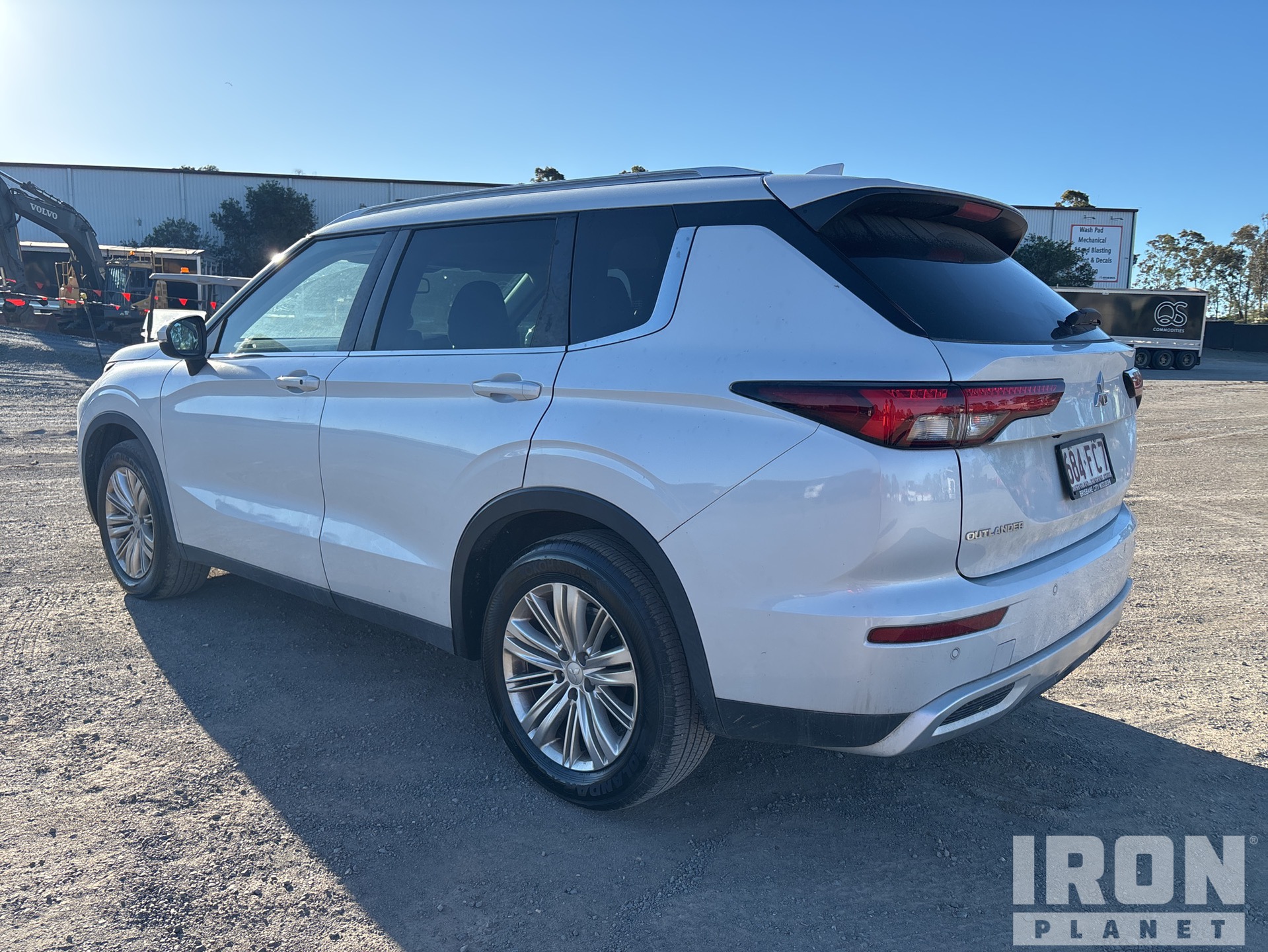 General Appearance with Picture, Right Rear Corner