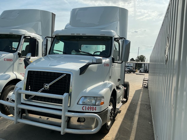 2017 Volvo VNM 4x2 S/A Day Cab Truck Tractor