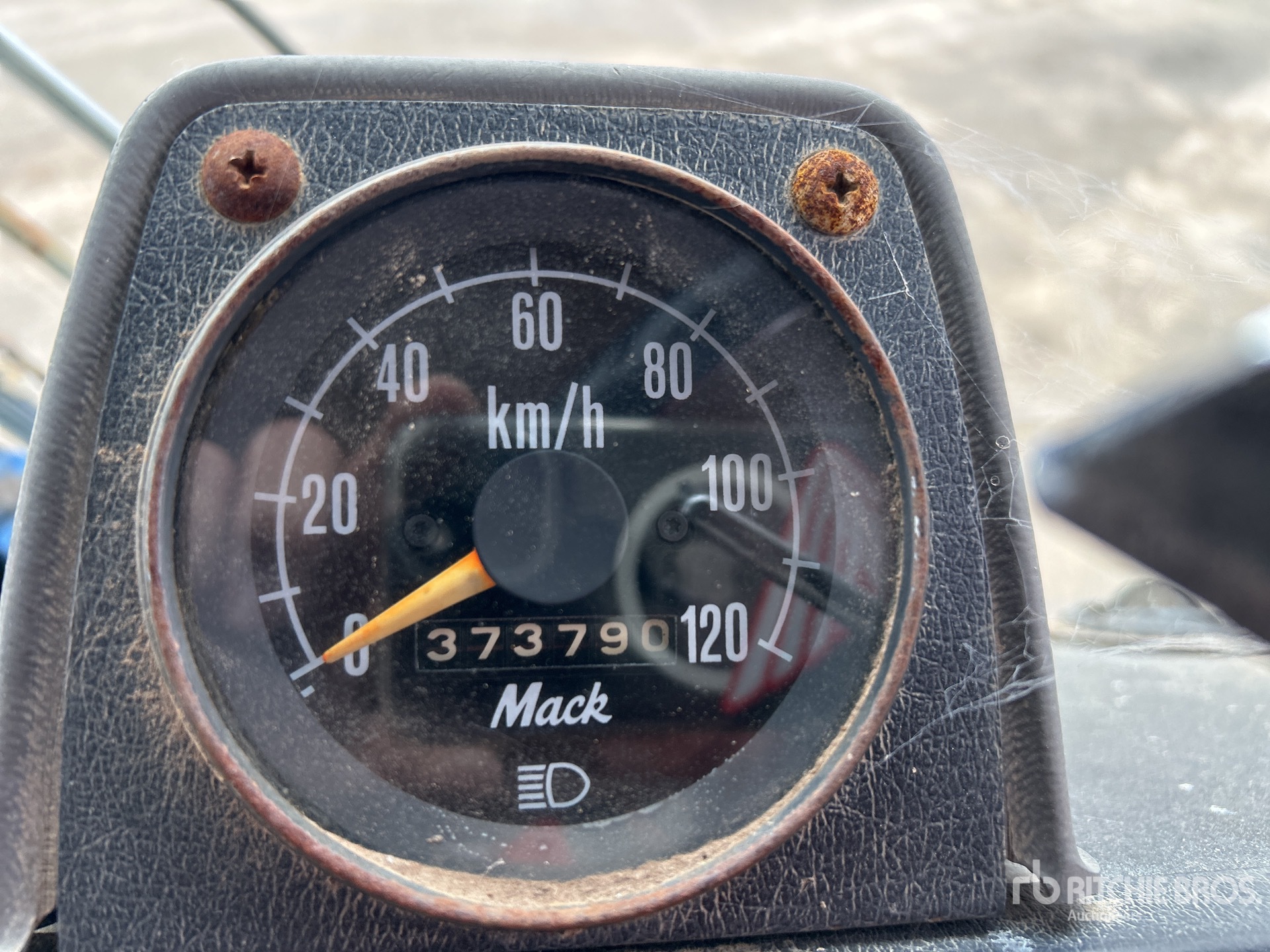 1983 Mack 8x4