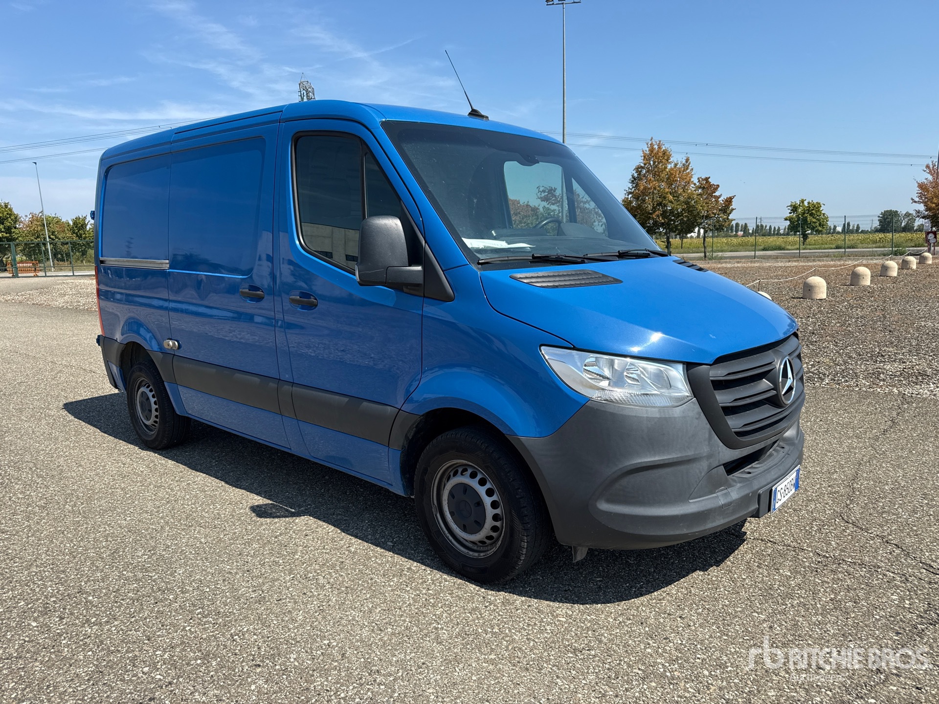 2024 Mercedes-Benz SPRINTER 211 CD