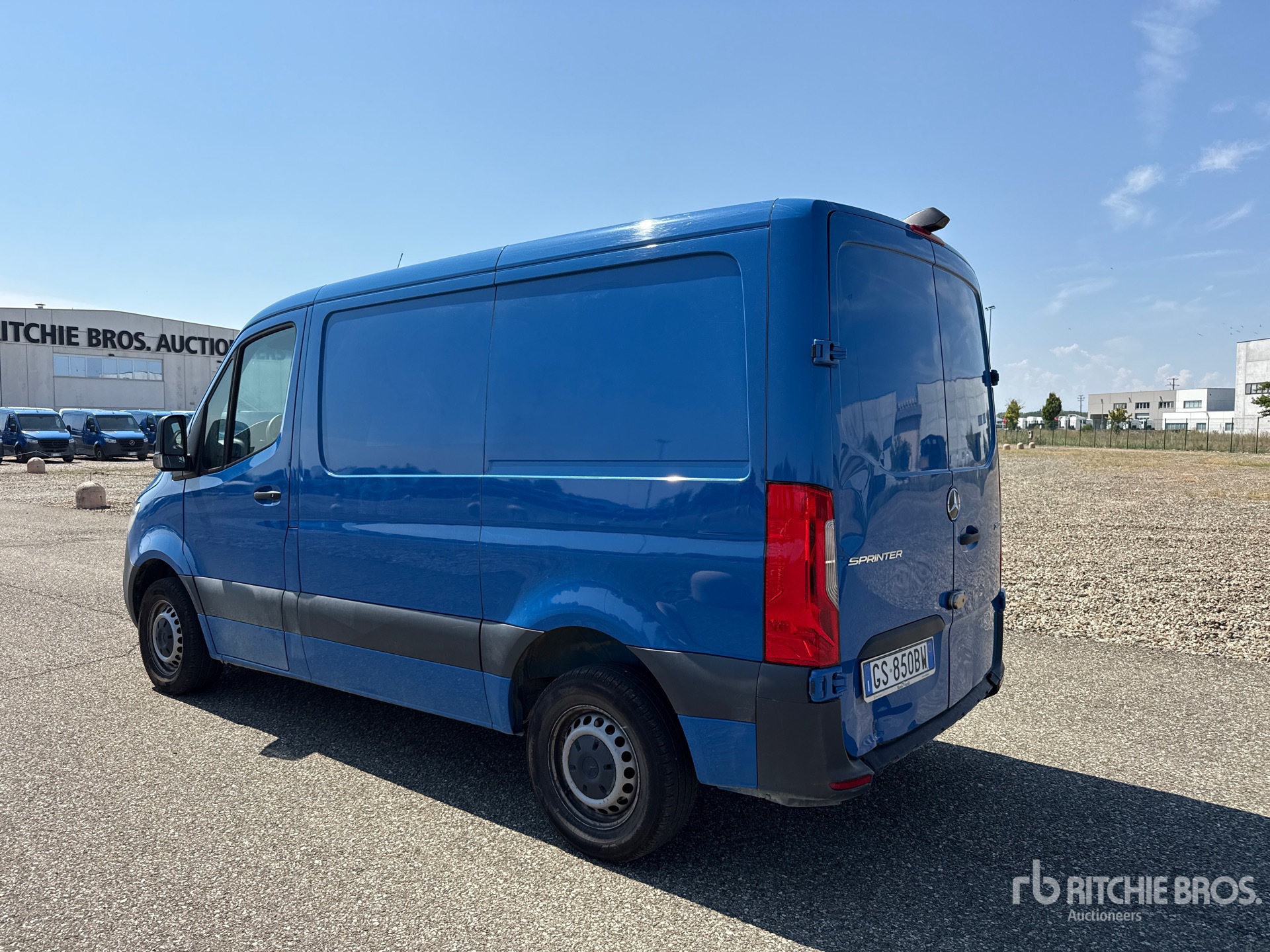 2024 Mercedes-Benz SPRINTER 211 CD