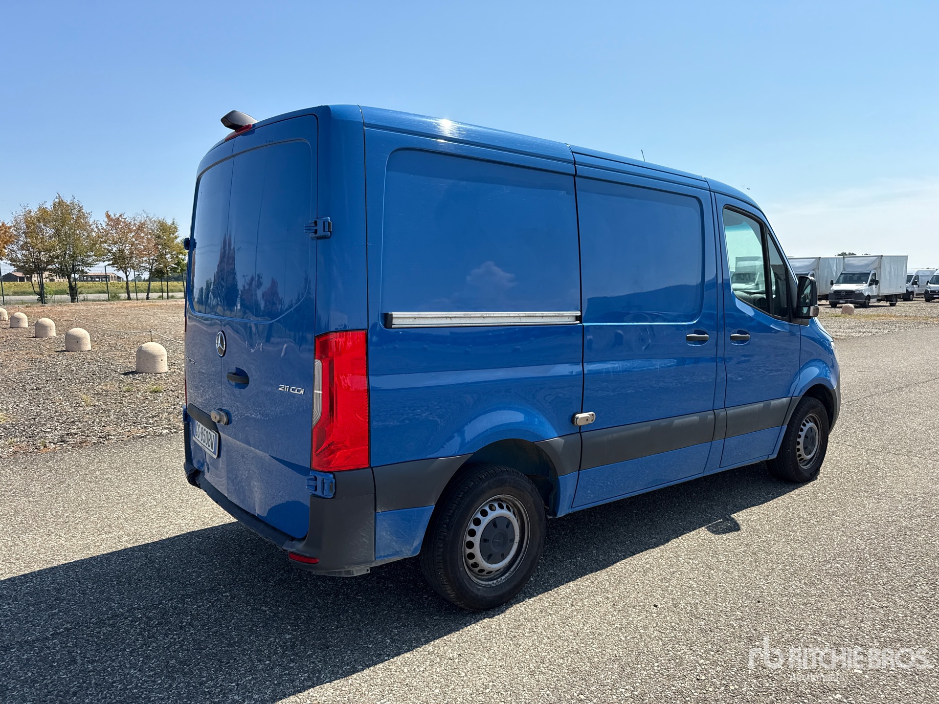 2024 Mercedes-Benz SPRINTER 211 CD