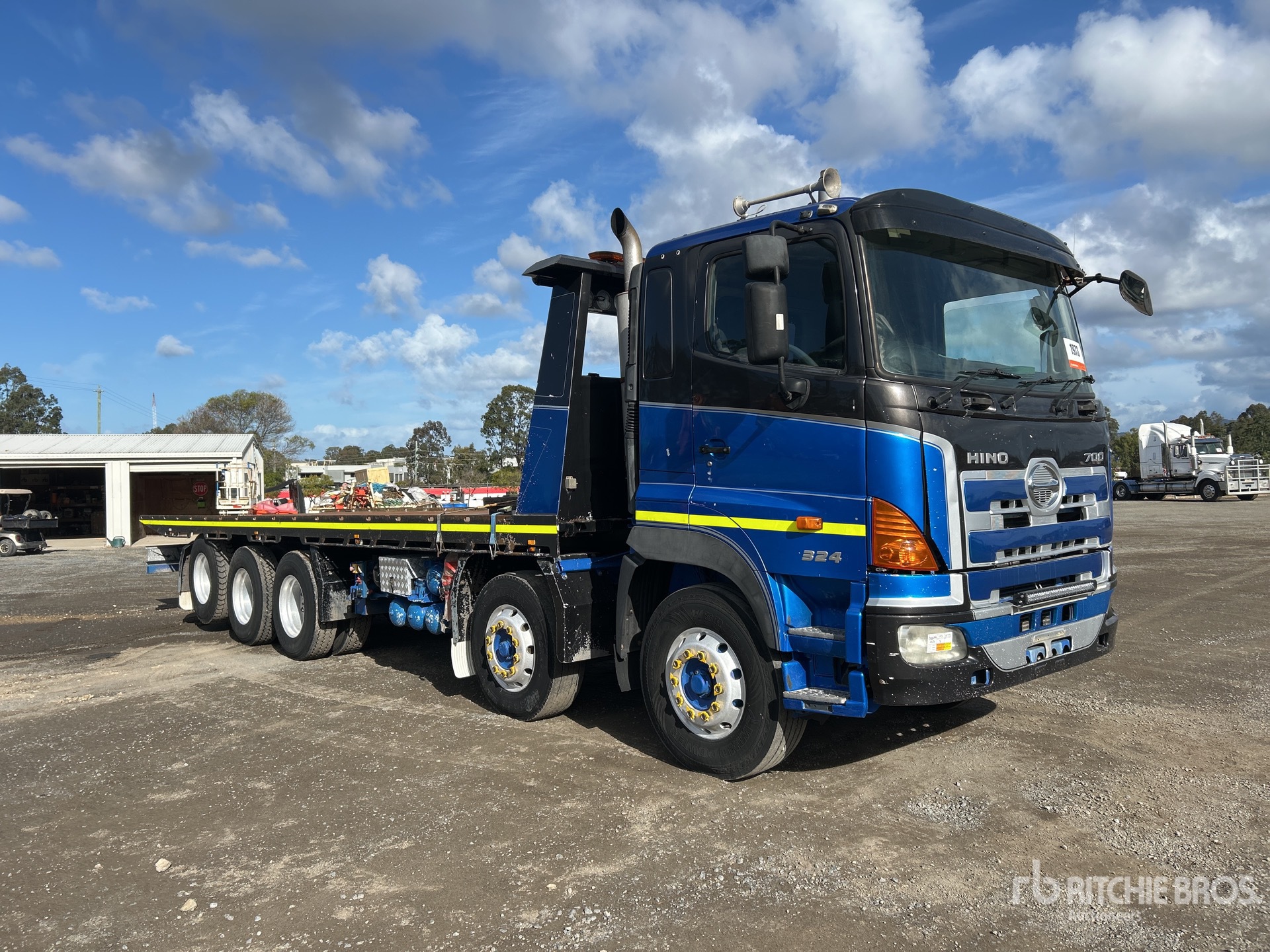 2010 Hino FY700