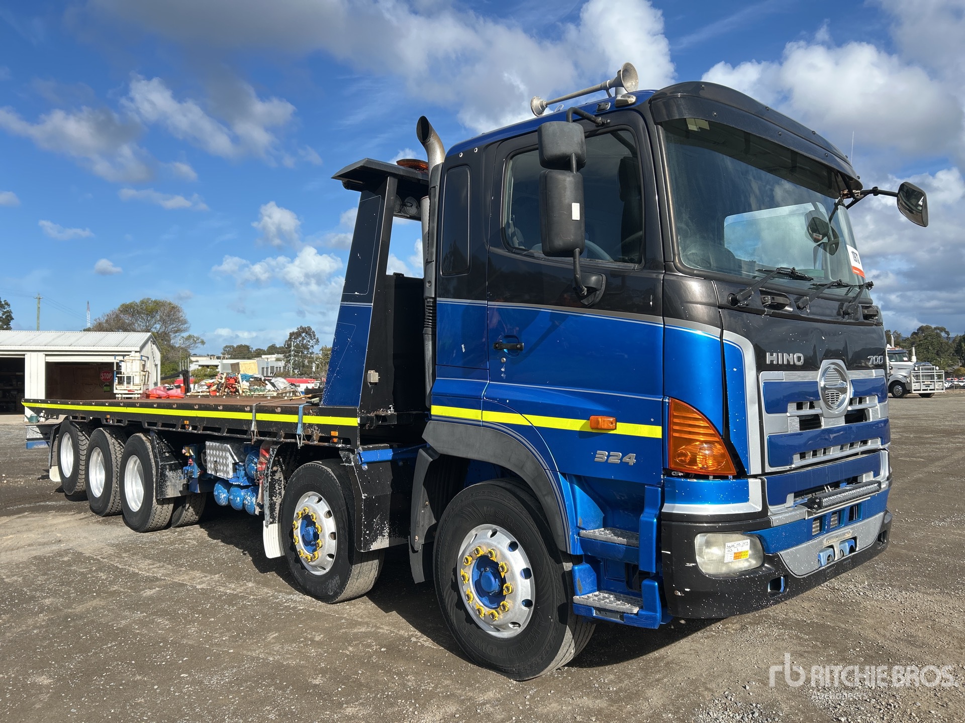 Photo of a 2010 Hino FY700