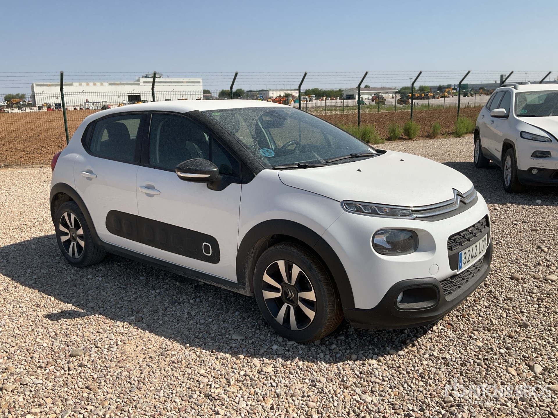 General Appearance with Bild, Ecke vorne rechts