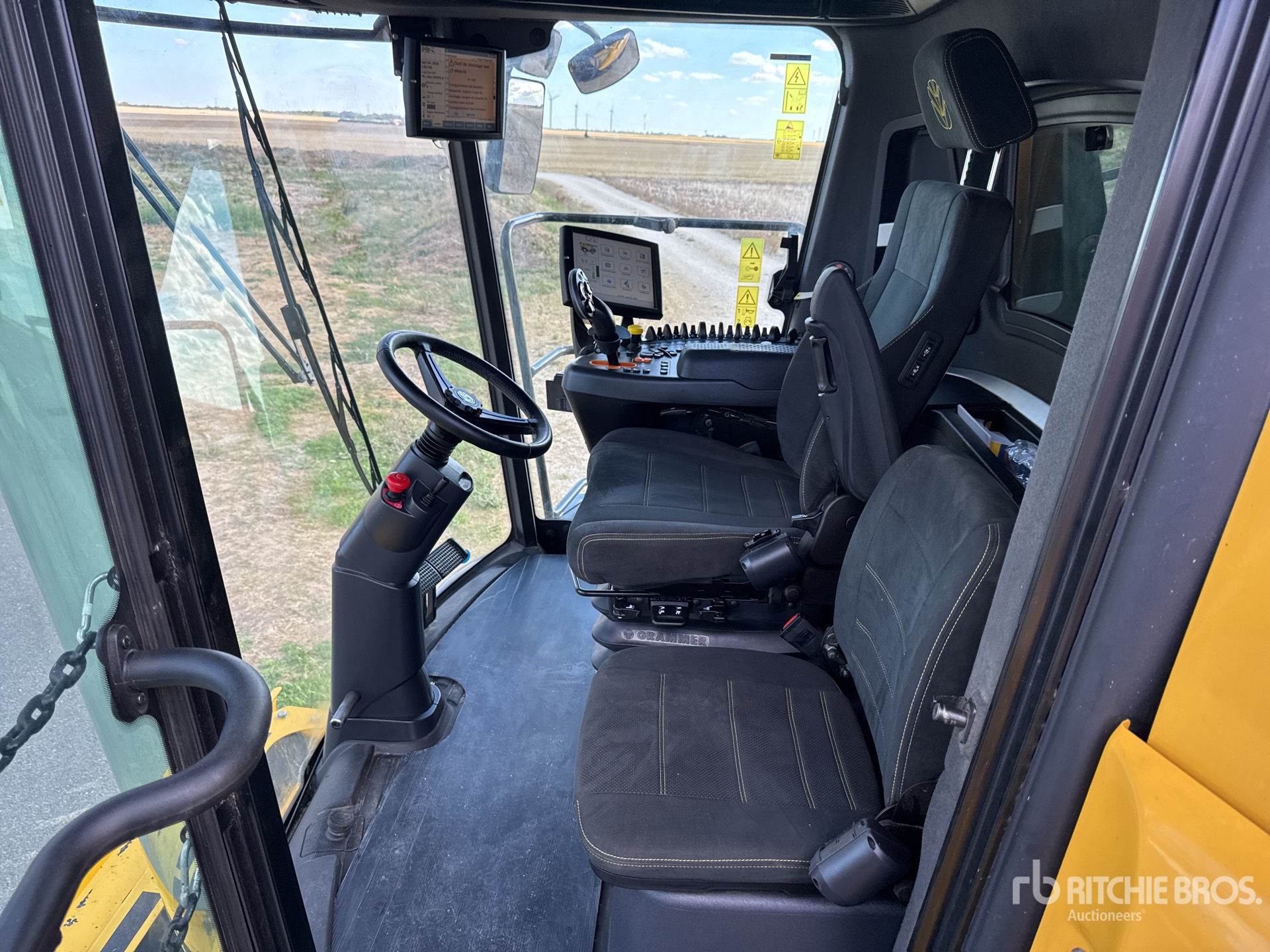 2023 New Holland CR9.90