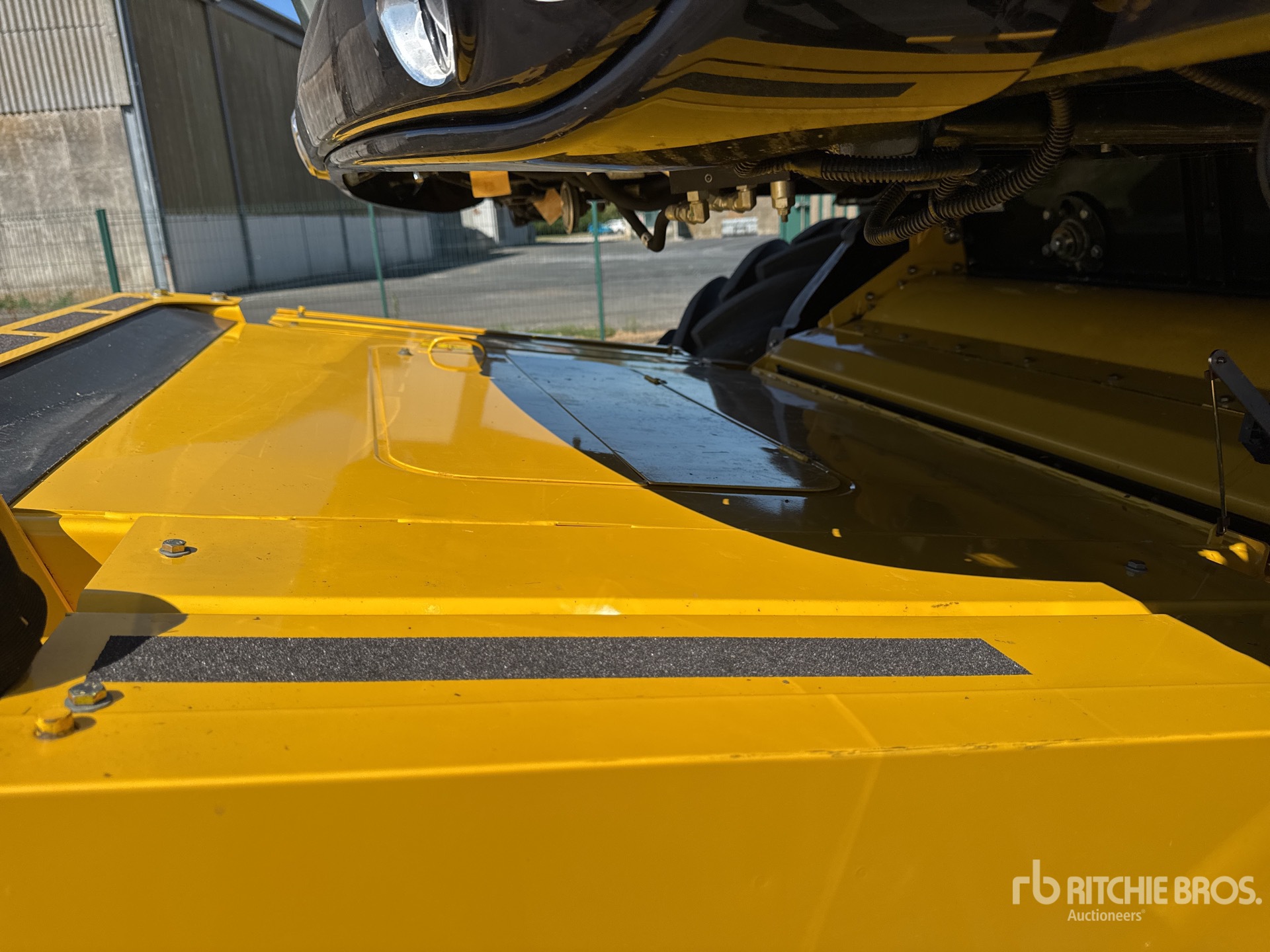 2023 New Holland CR9.90